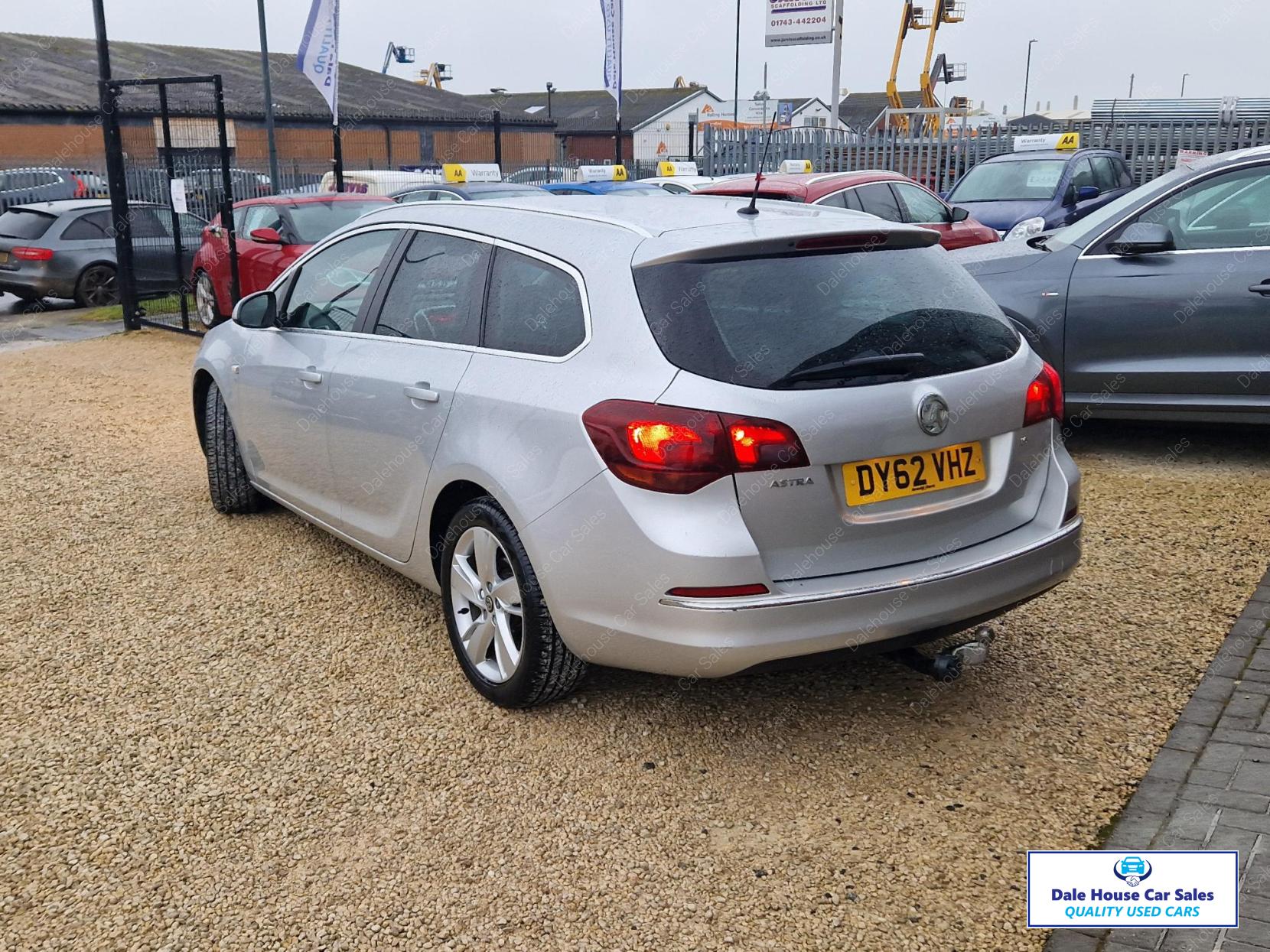 Vauxhall Astra 1.6 16V SRi Sports Tourer 5dr Petrol Manual Euro 5 (115 ps)