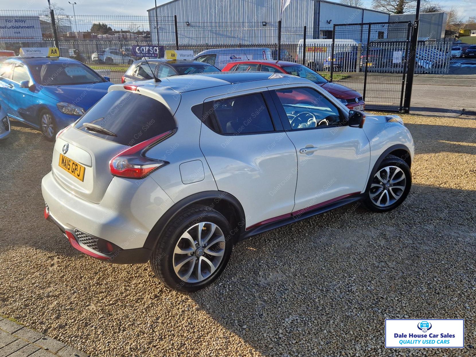 Nissan Juke 1.6 Tekna SUV 5dr Petrol XTRON Euro 5 (117 ps)