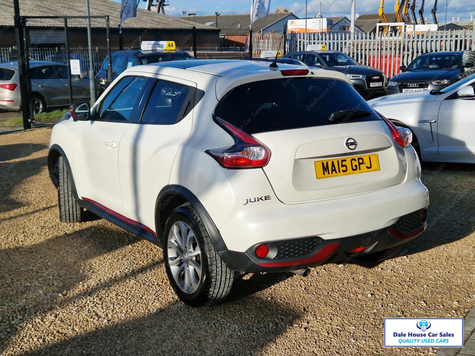 Nissan Juke 1.6 Tekna SUV 5dr Petrol XTRON Euro 5 (117 ps)