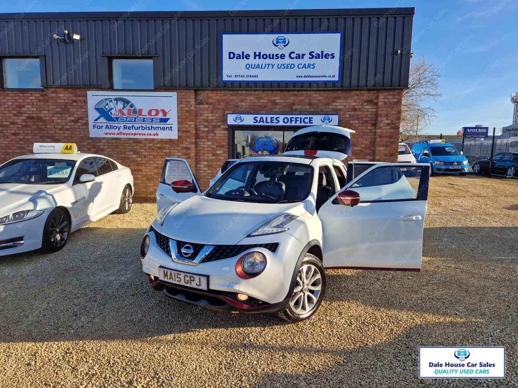 Nissan Juke 1.6 Tekna SUV 5dr Petrol XTRON Euro 5 (117 ps)