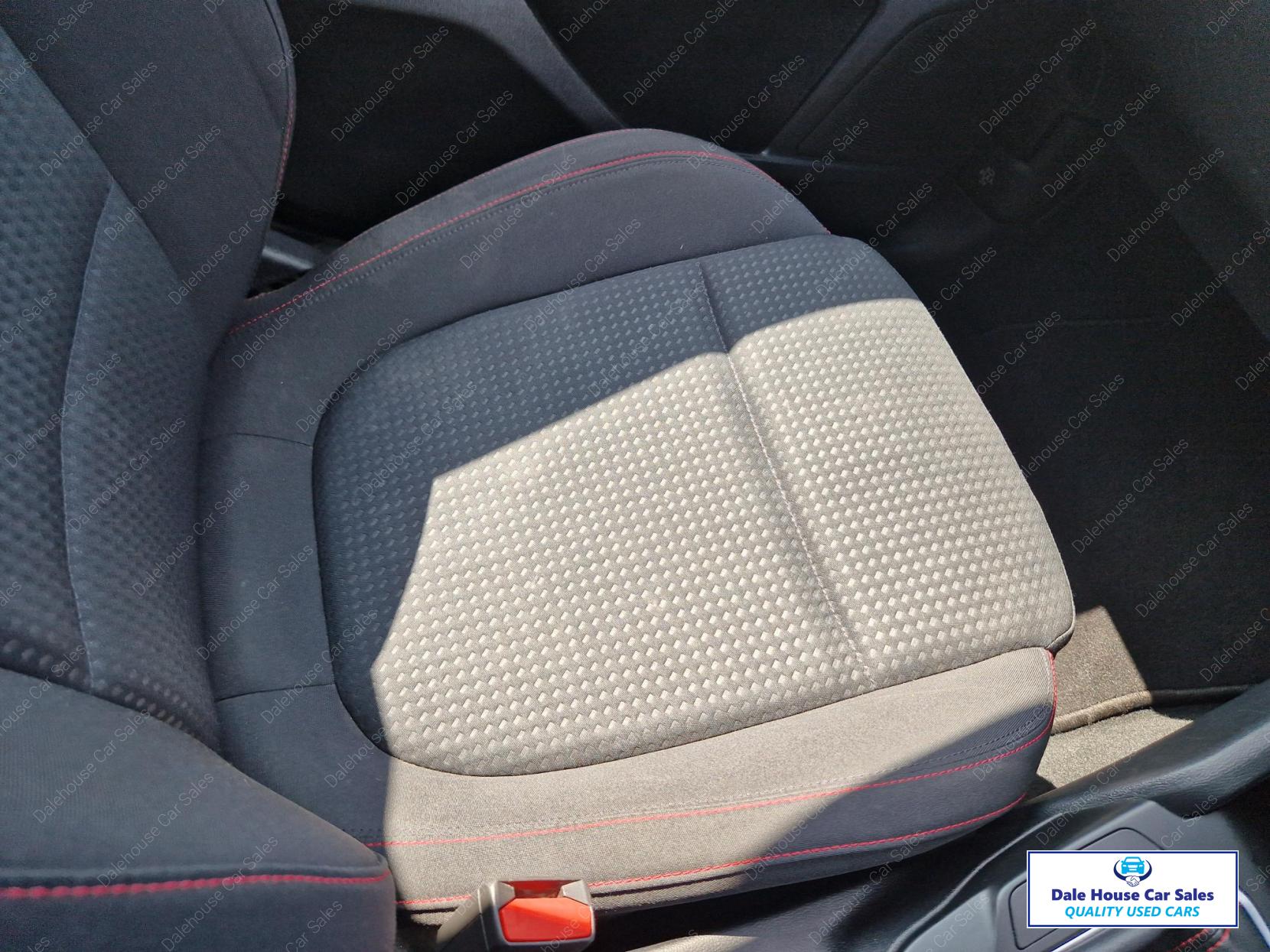 Ford Focus 1.5 EcoBlue ST-Line Hatchback 5dr Diesel Manual Euro 6 (s/s) (120 ps)
