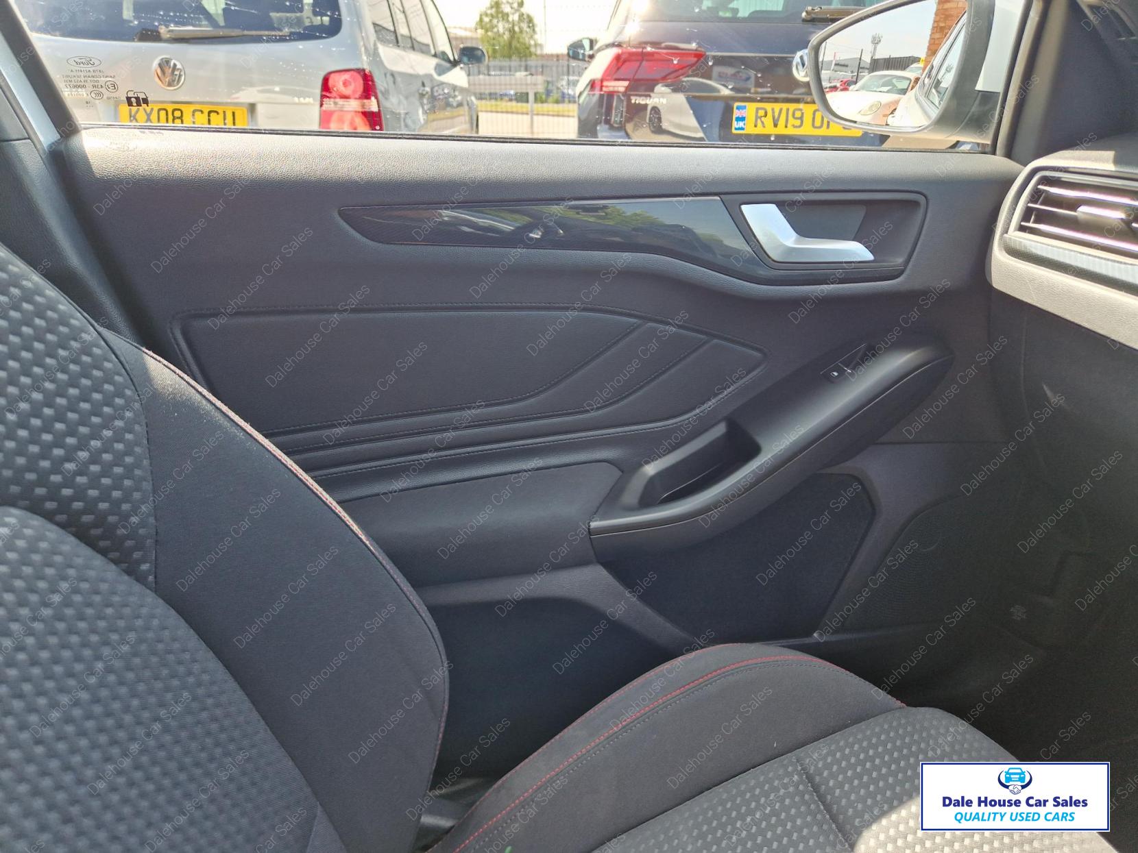 Ford Focus 1.5 EcoBlue ST-Line Hatchback 5dr Diesel Manual Euro 6 (s/s) (120 ps)
