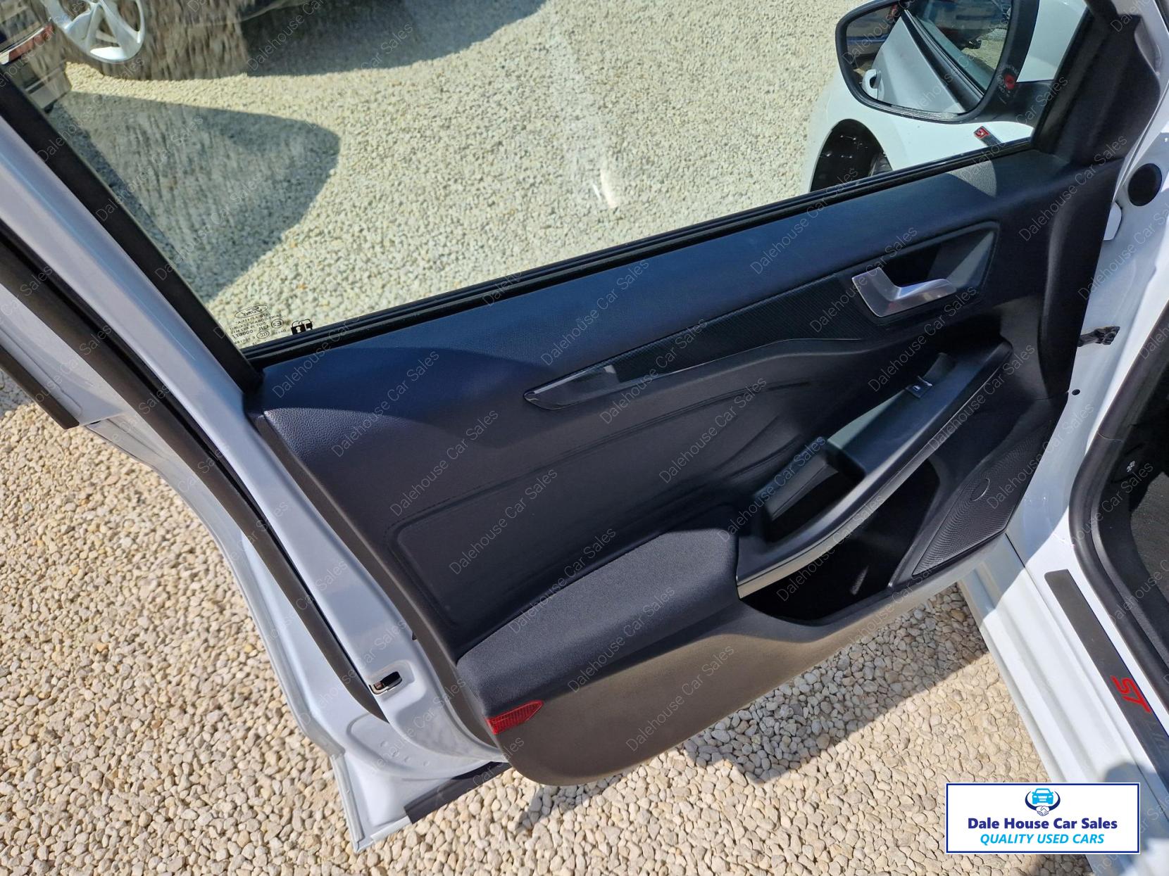 Ford Focus 1.5 EcoBlue ST-Line Hatchback 5dr Diesel Manual Euro 6 (s/s) (120 ps)