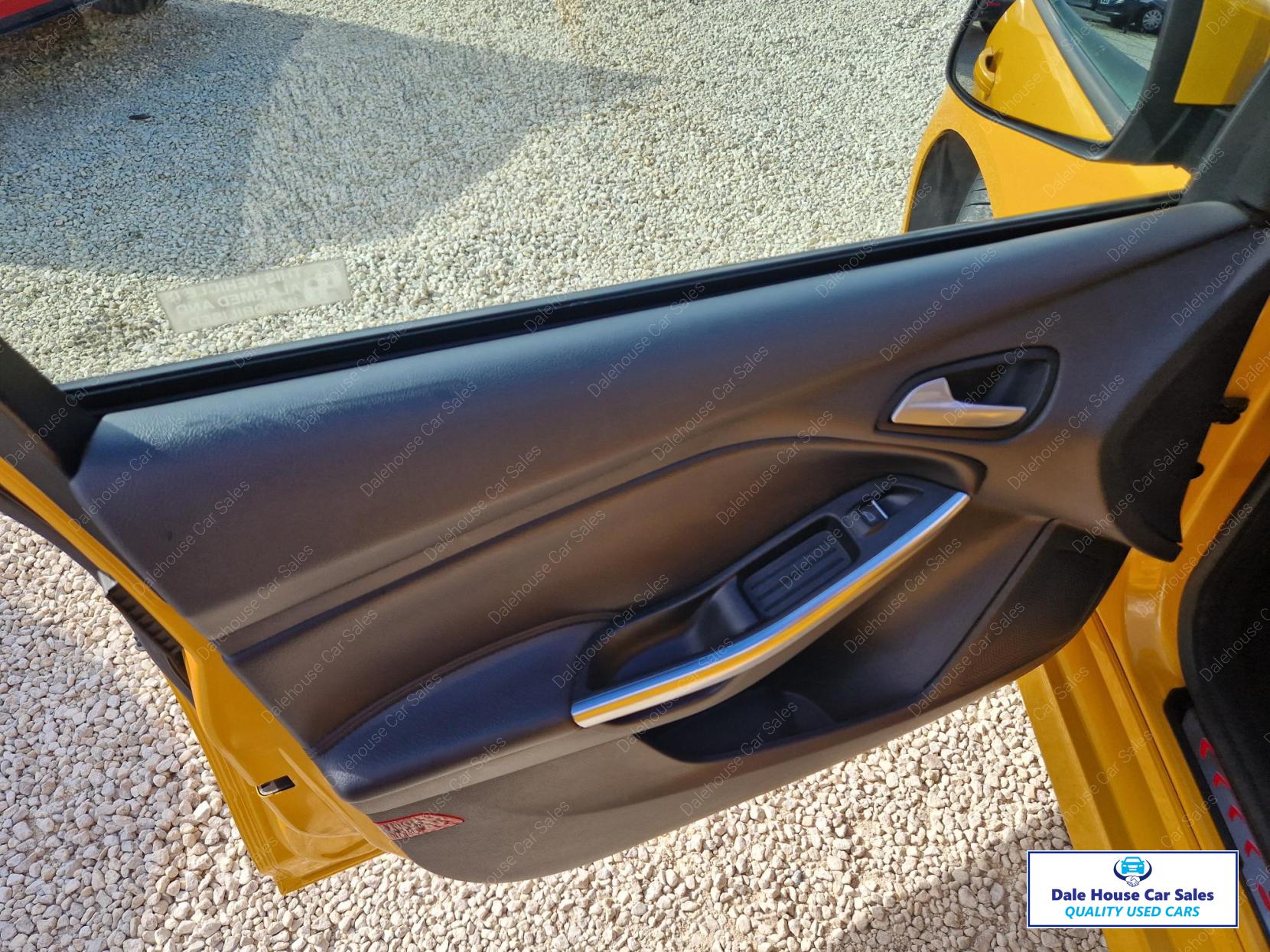 Ford Focus 2.0 TDCi ST-2 Hatchback 5dr Diesel Manual Euro 6 (s/s) (185 ps)