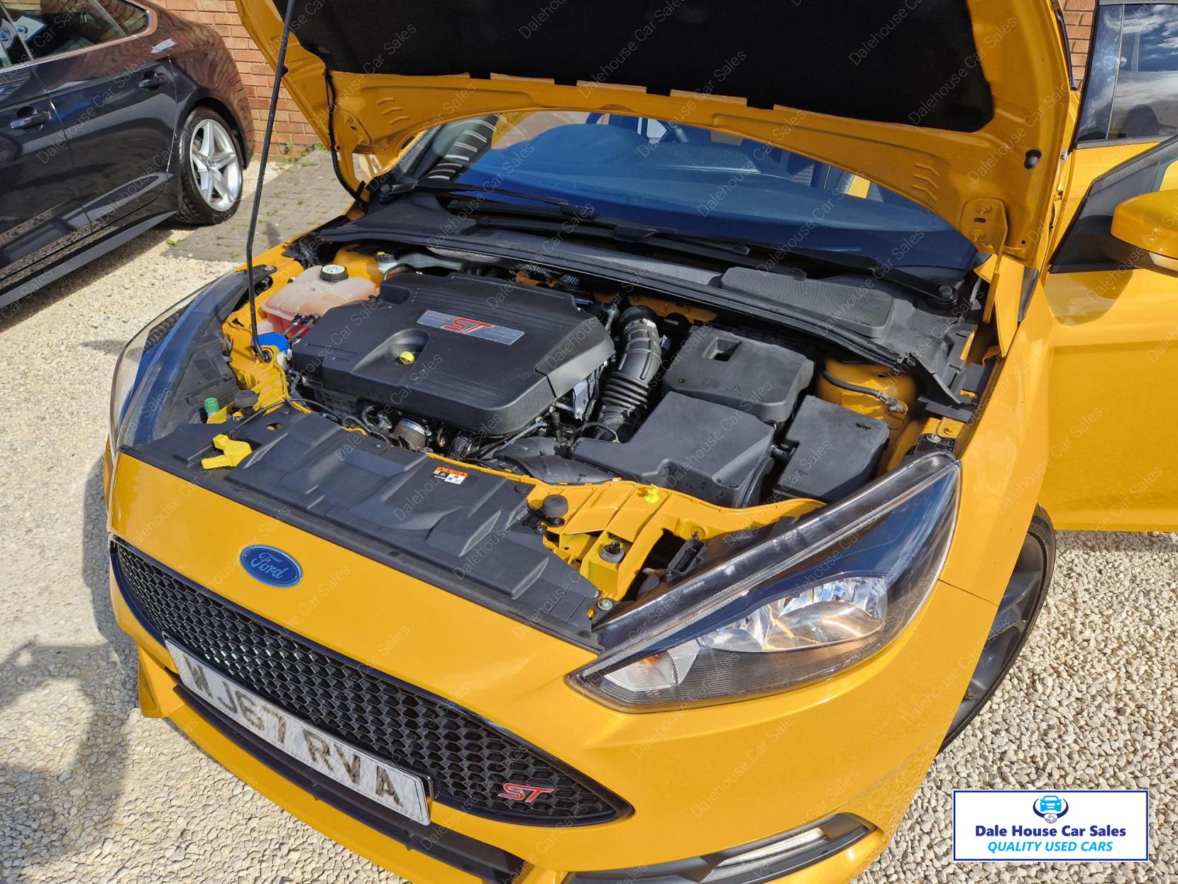 Ford Focus 2.0 TDCi ST-2 Hatchback 5dr Diesel Manual Euro 6 (s/s) (185 ps)