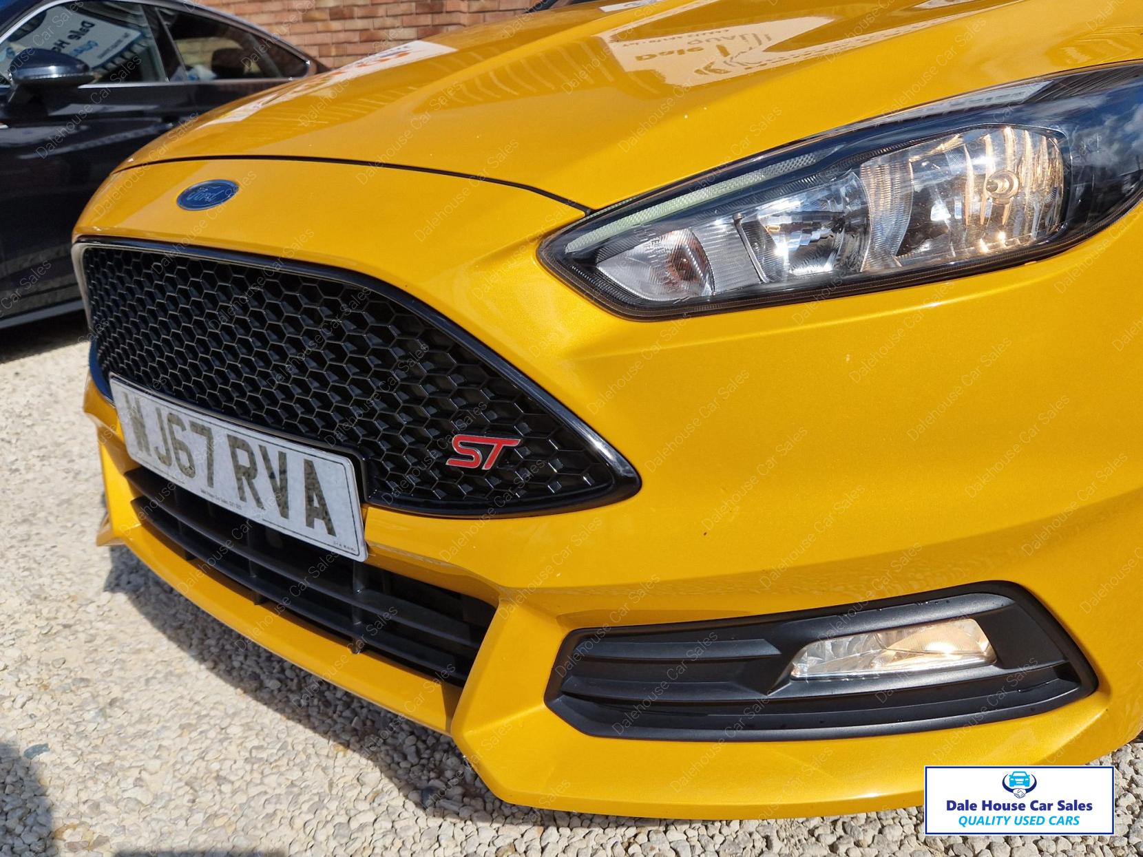 Ford Focus 2.0 TDCi ST-2 Hatchback 5dr Diesel Manual Euro 6 (s/s) (185 ps)