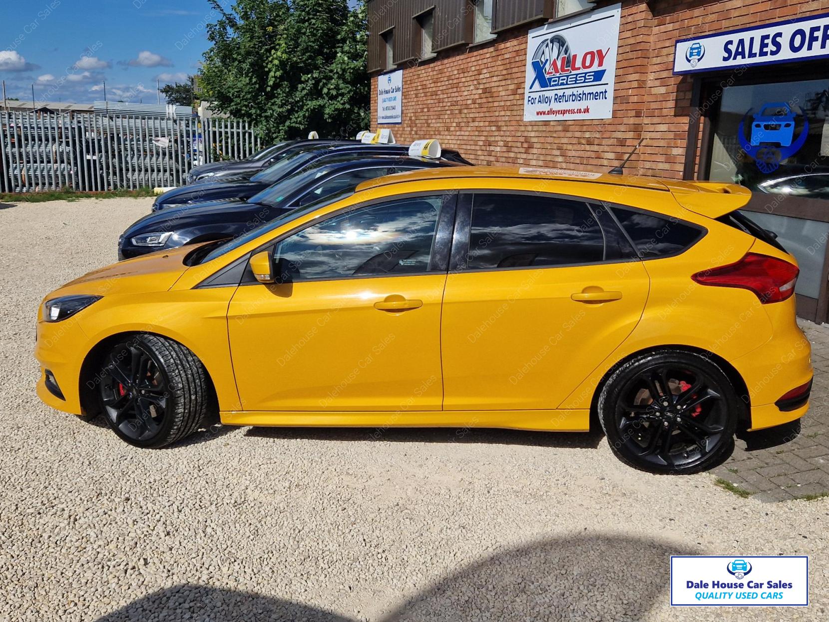 Ford Focus 2.0 TDCi ST-2 Hatchback 5dr Diesel Manual Euro 6 (s/s) (185 ps)