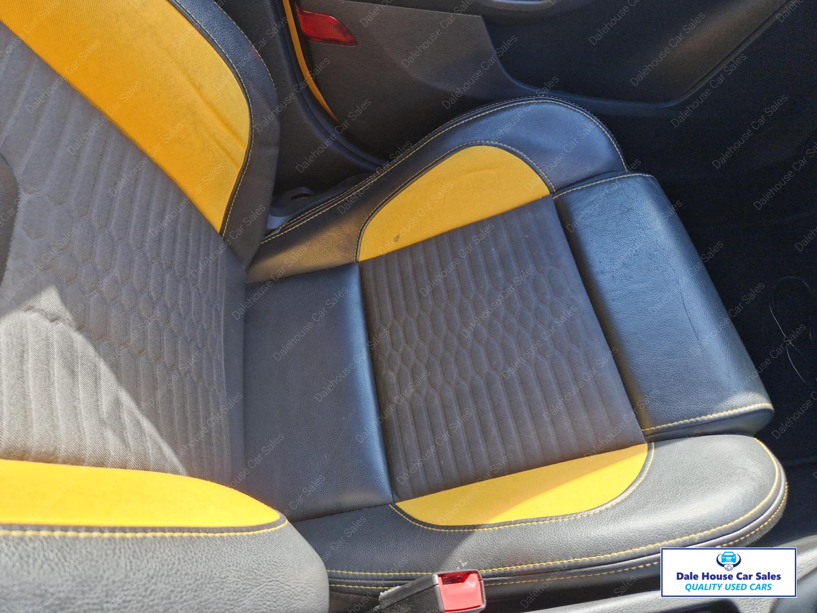 Ford Focus 2.0 TDCi ST-2 Hatchback 5dr Diesel Manual Euro 6 (s/s) (185 ps)