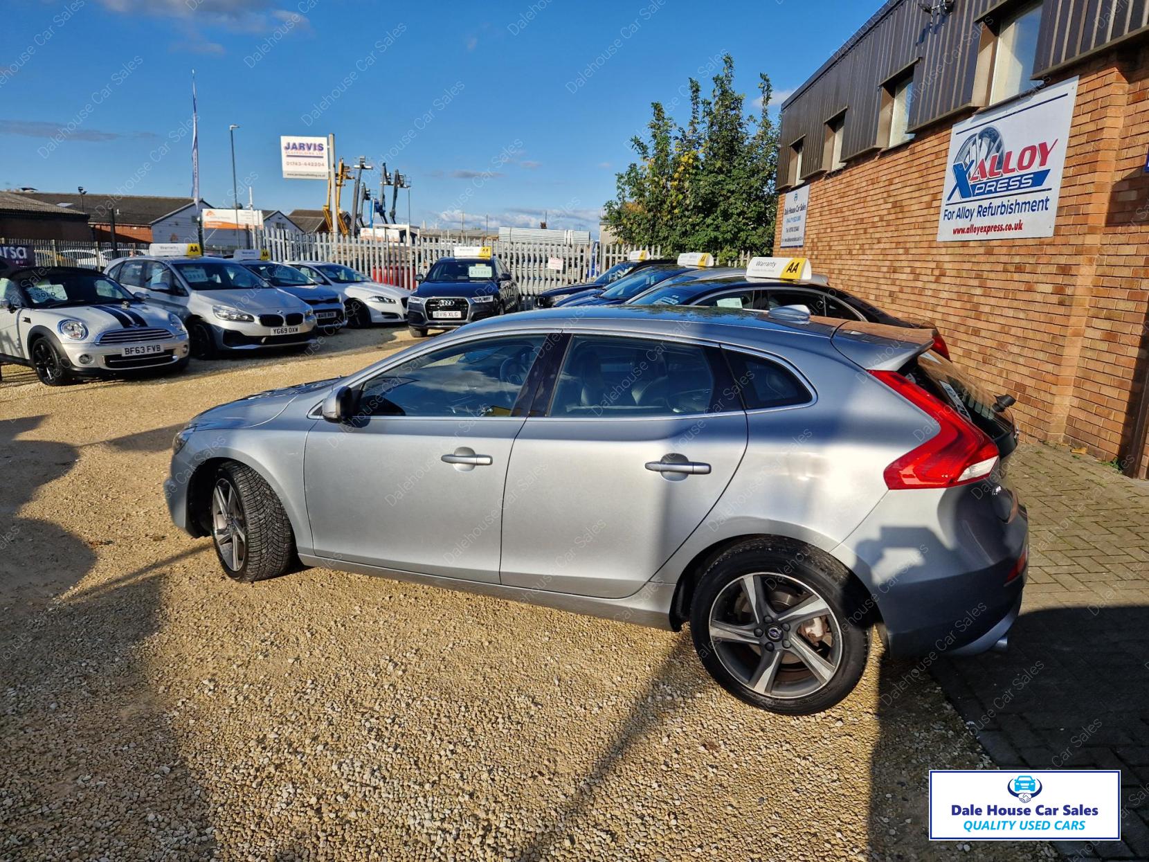 Volvo V40 2.0 D4 R-Design Lux Nav Hatchback 5dr Diesel Auto Euro 6 (s/s) (190 ps)