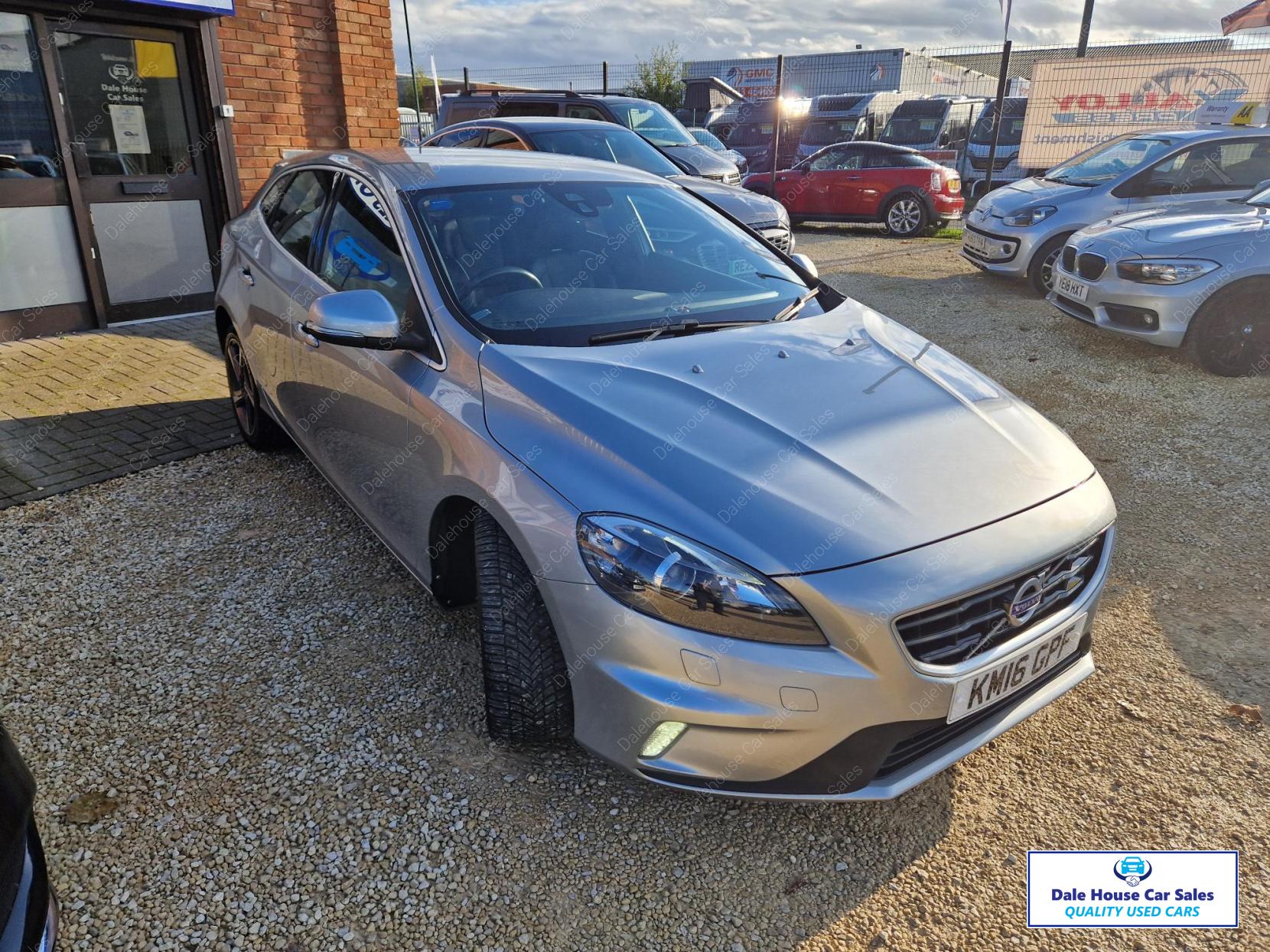 Volvo V40 2.0 D4 R-Design Lux Nav Hatchback 5dr Diesel Auto Euro 6 (s/s) (190 ps)