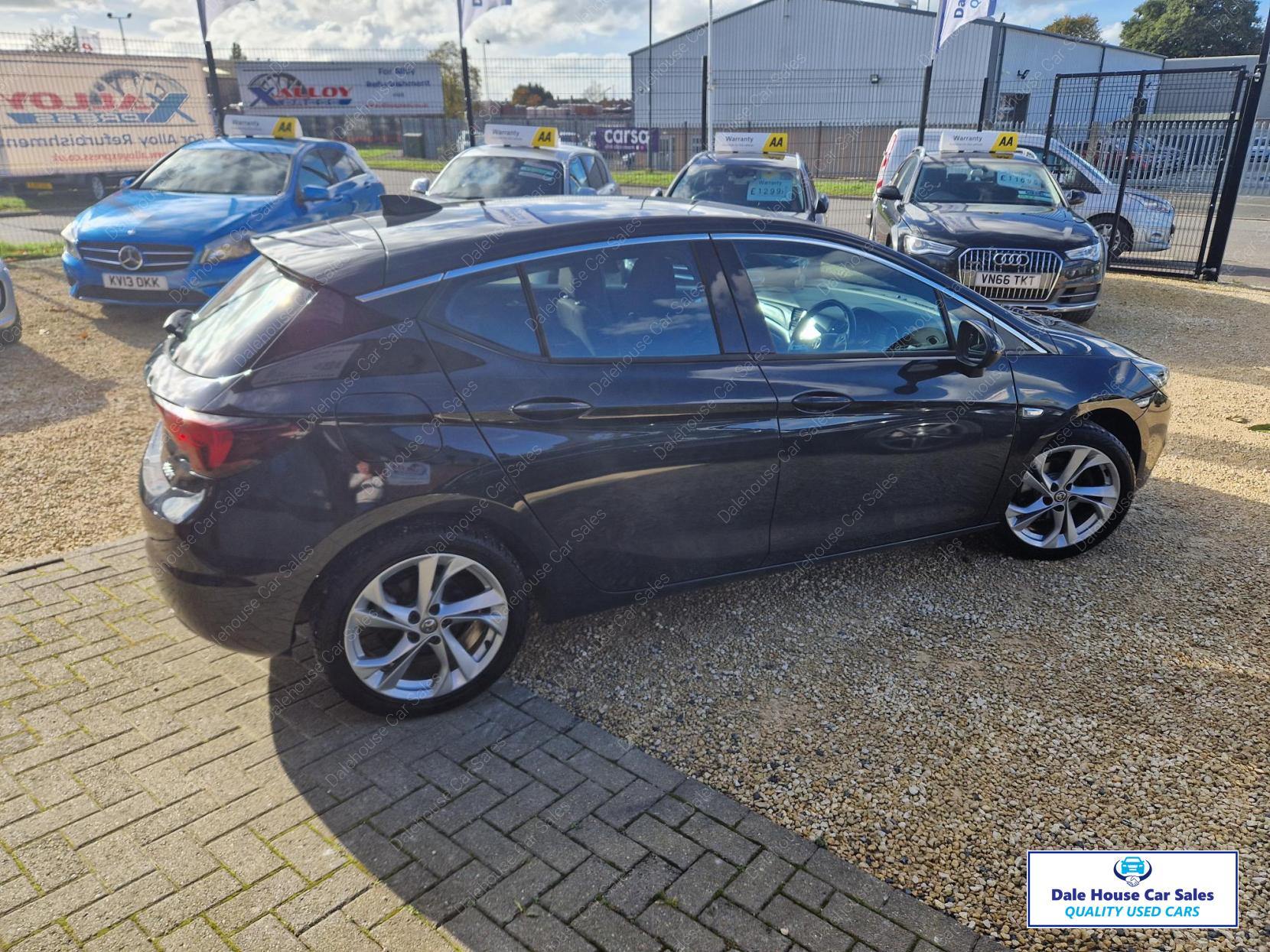 Vauxhall Astra 1.0i Turbo ecoFLEX SRi Nav Hatchback 5dr Petrol Manual Euro 6 (s/s) (105 ps)