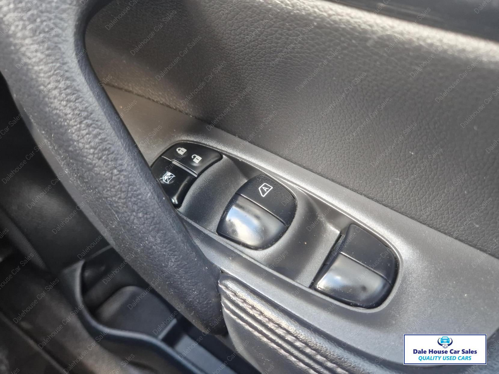 Nissan X-Trail 1.7 dCi N-Connecta SUV 5dr Diesel Manual Euro 6 (s/s) (150 ps)