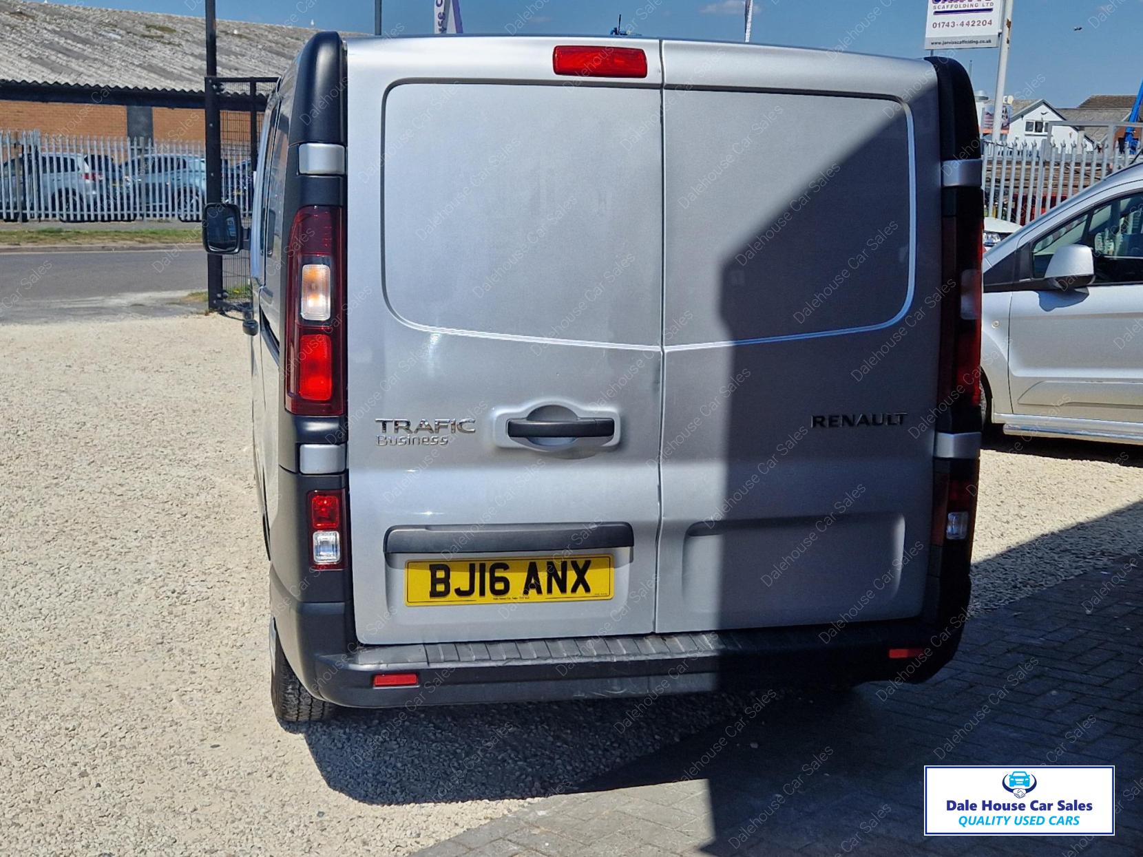 Renault Trafic 1.6 dCi 27 Business Panel Van 5dr Diesel Manual SWB Standard Roof Euro 5 (115 ps)
