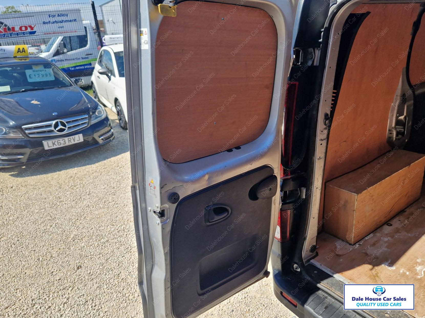 Renault Trafic 1.6 dCi 27 Business Panel Van 5dr Diesel Manual SWB Standard Roof Euro 5 (115 ps)