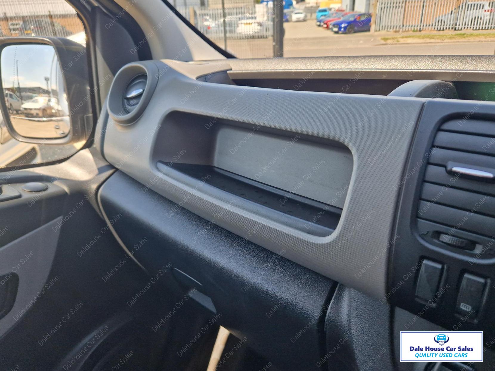 Renault Trafic 1.6 dCi 27 Business Panel Van 5dr Diesel Manual SWB Standard Roof Euro 5 (115 ps)