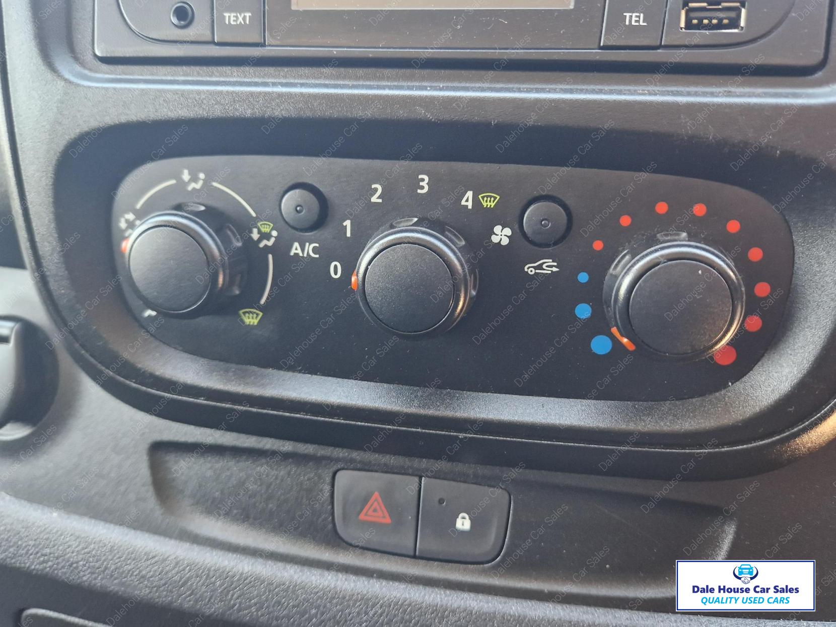 Renault Trafic 1.6 dCi 27 Business Panel Van 5dr Diesel Manual SWB Standard Roof Euro 5 (115 ps)