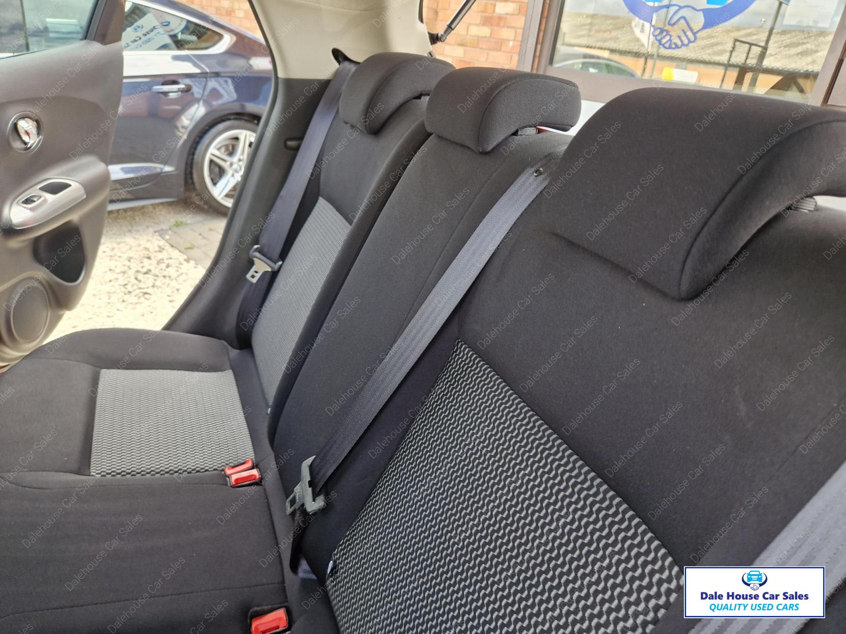 Nissan Juke 1.2 DIG-T Acenta SUV 5dr Petrol Manual Euro 5 (s/s) Euro 5 (115 ps)