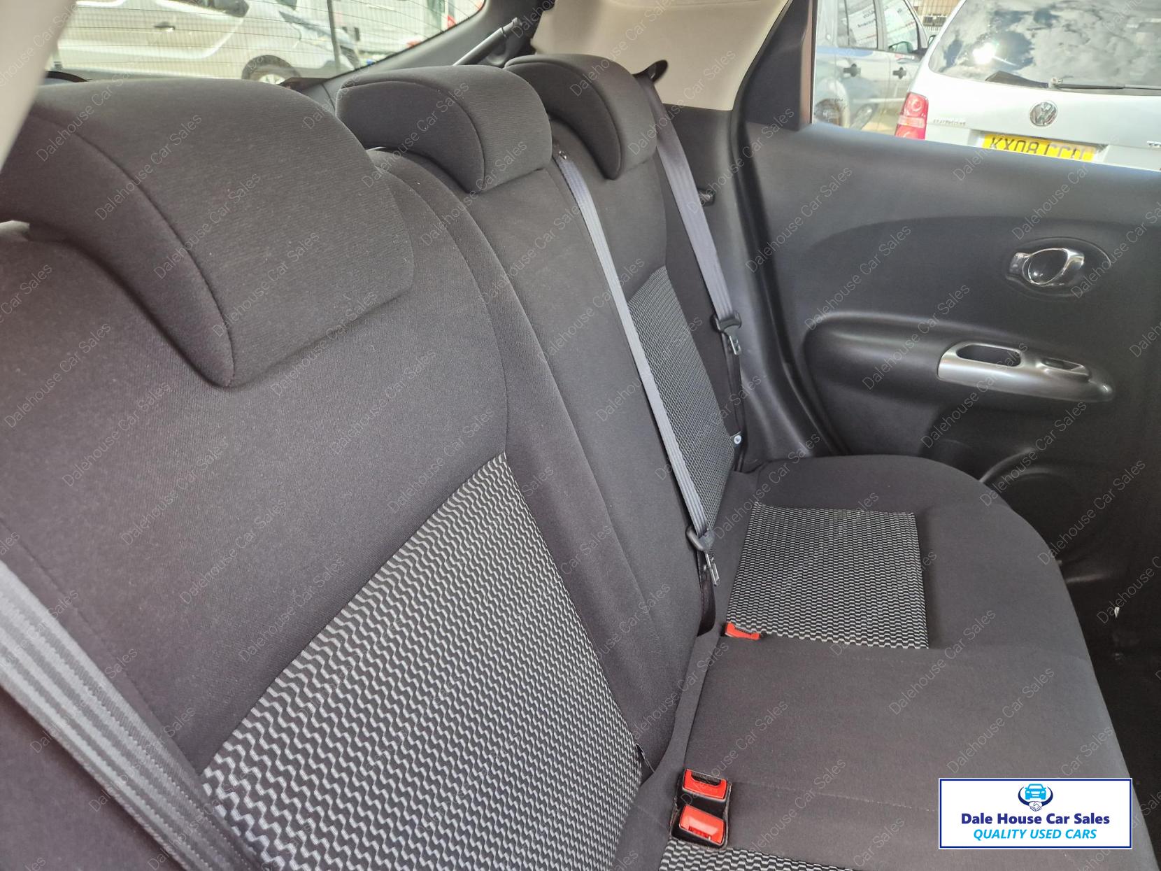 Nissan Juke 1.2 DIG-T Acenta SUV 5dr Petrol Manual Euro 5 (s/s) Euro 5 (115 ps)