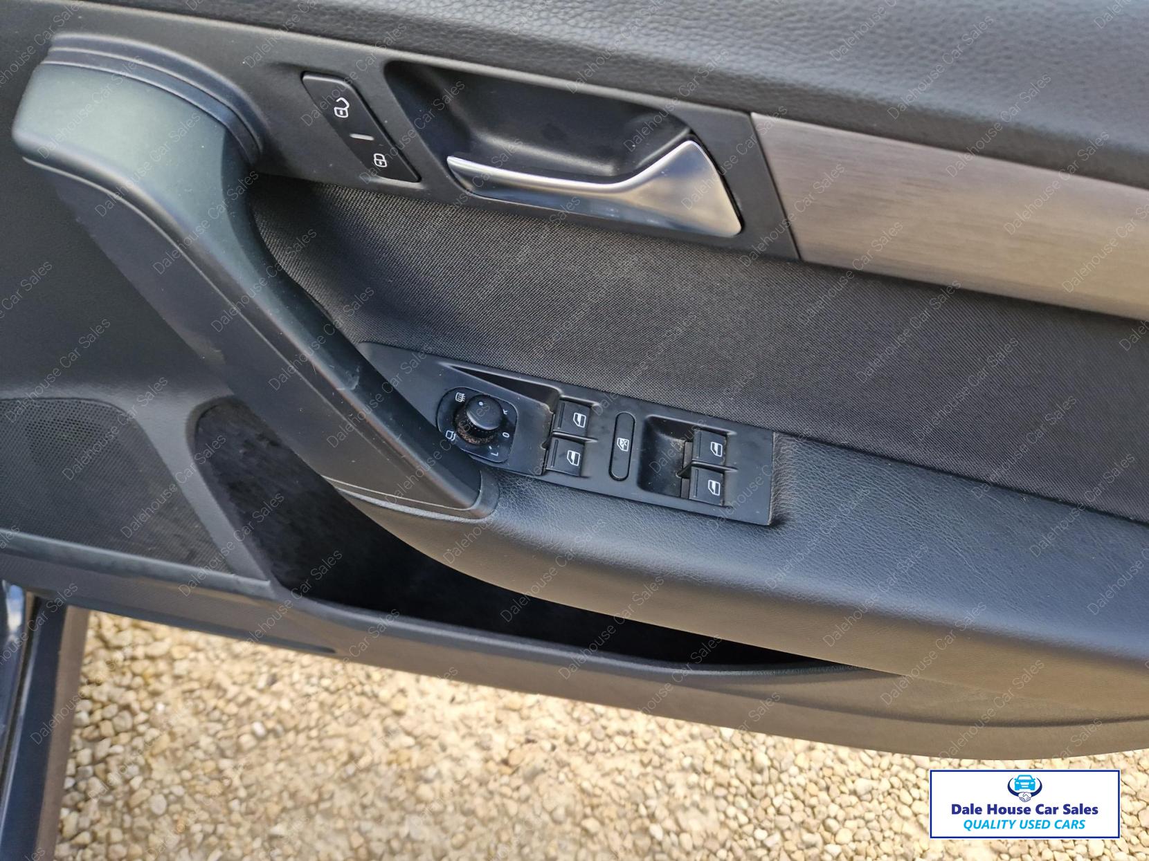Volkswagen Passat 2.0 TDI BlueMotion Tech Highline Estate 5dr Diesel DSG Euro 5 (s/s) (140 ps)
