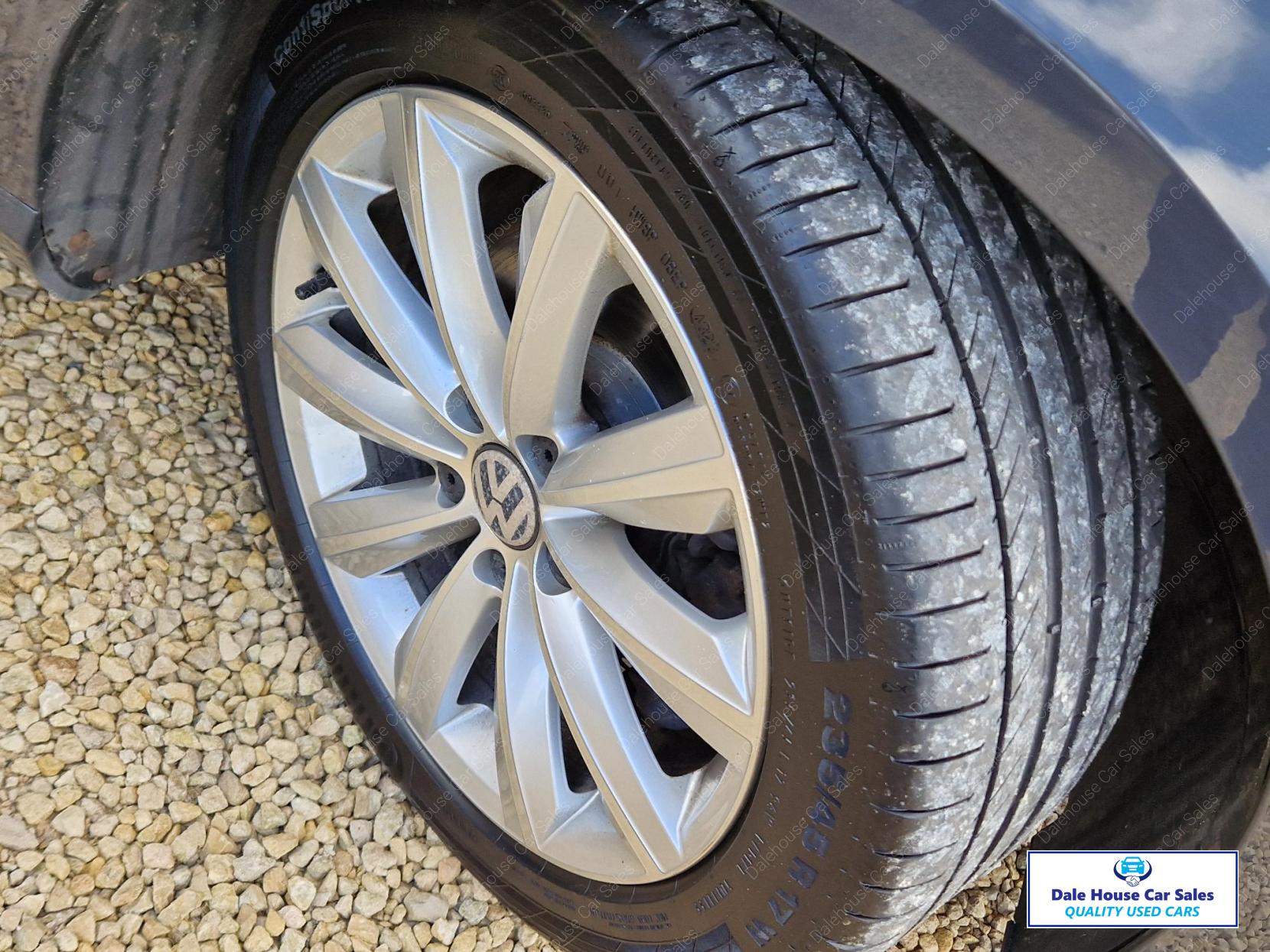 Volkswagen Passat 2.0 TDI BlueMotion Tech Highline Estate 5dr Diesel DSG Euro 5 (s/s) (140 ps)