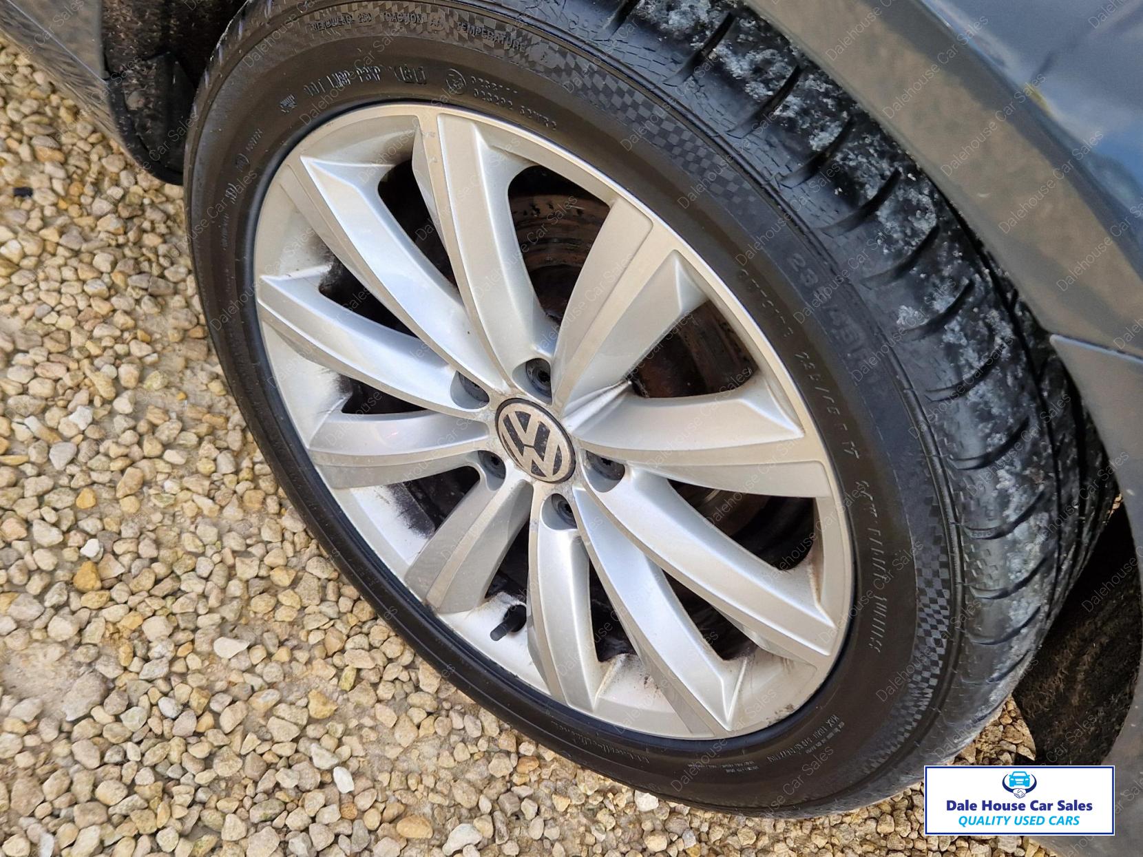 Volkswagen Passat 2.0 TDI BlueMotion Tech Highline Estate 5dr Diesel DSG Euro 5 (s/s) (140 ps)