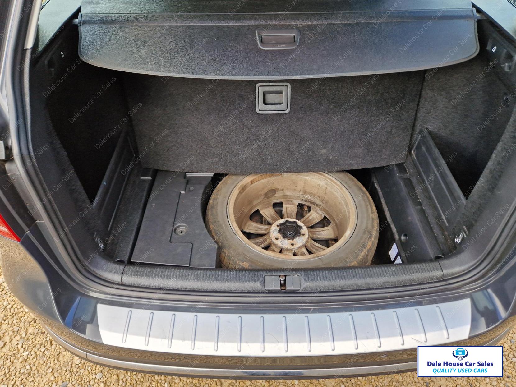 Volkswagen Passat 2.0 TDI BlueMotion Tech Highline Estate 5dr Diesel DSG Euro 5 (s/s) (140 ps)