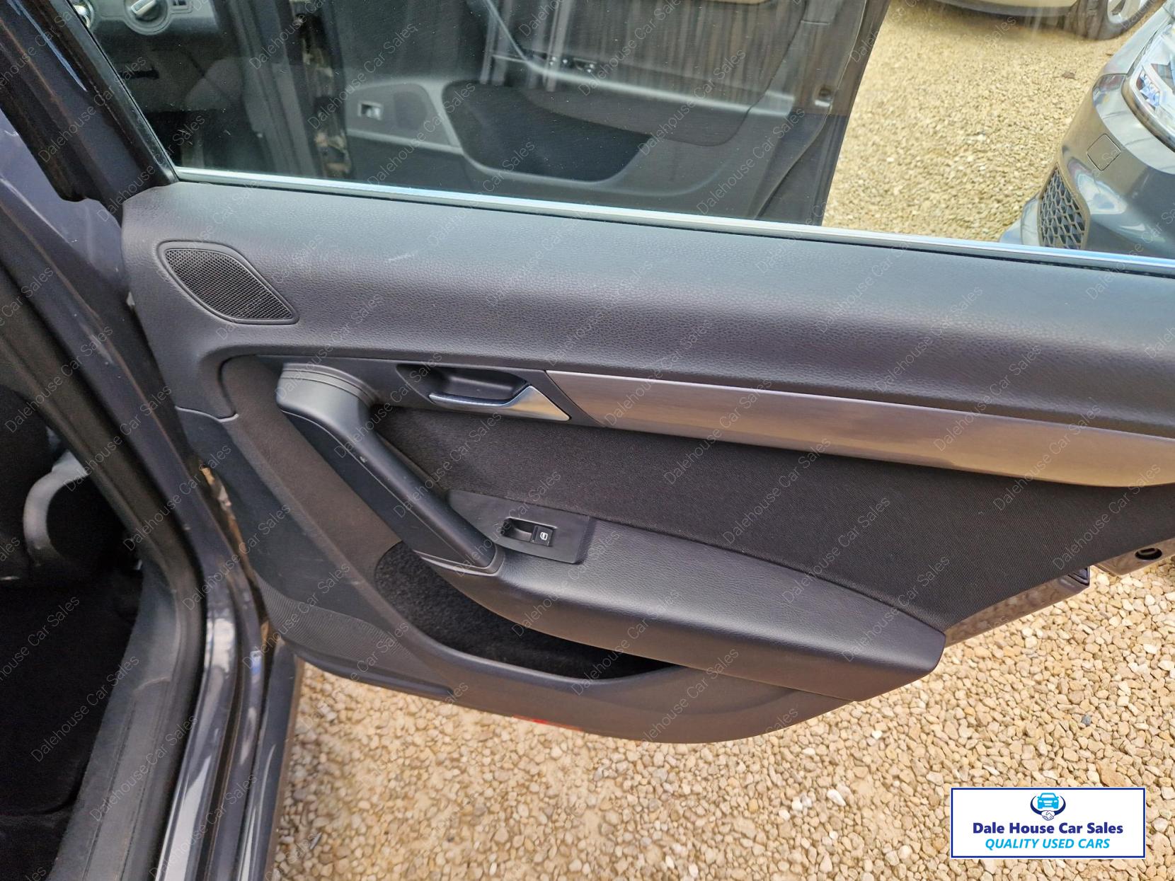 Volkswagen Passat 2.0 TDI BlueMotion Tech Highline Estate 5dr Diesel DSG Euro 5 (s/s) (140 ps)