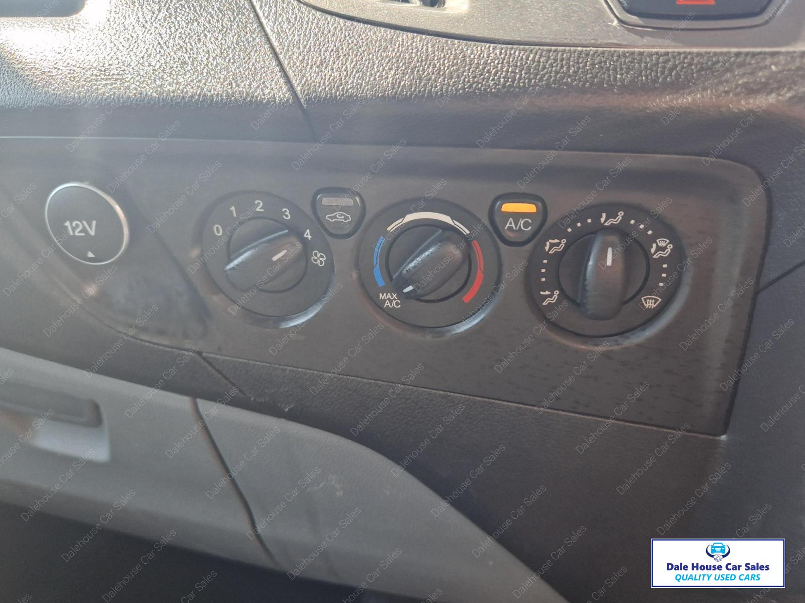 Ford Transit Custom 2.0 TDCi 290 Limited Panel Van 5dr Diesel Manual L1 H1 (163 g/km, 128 bhp)
