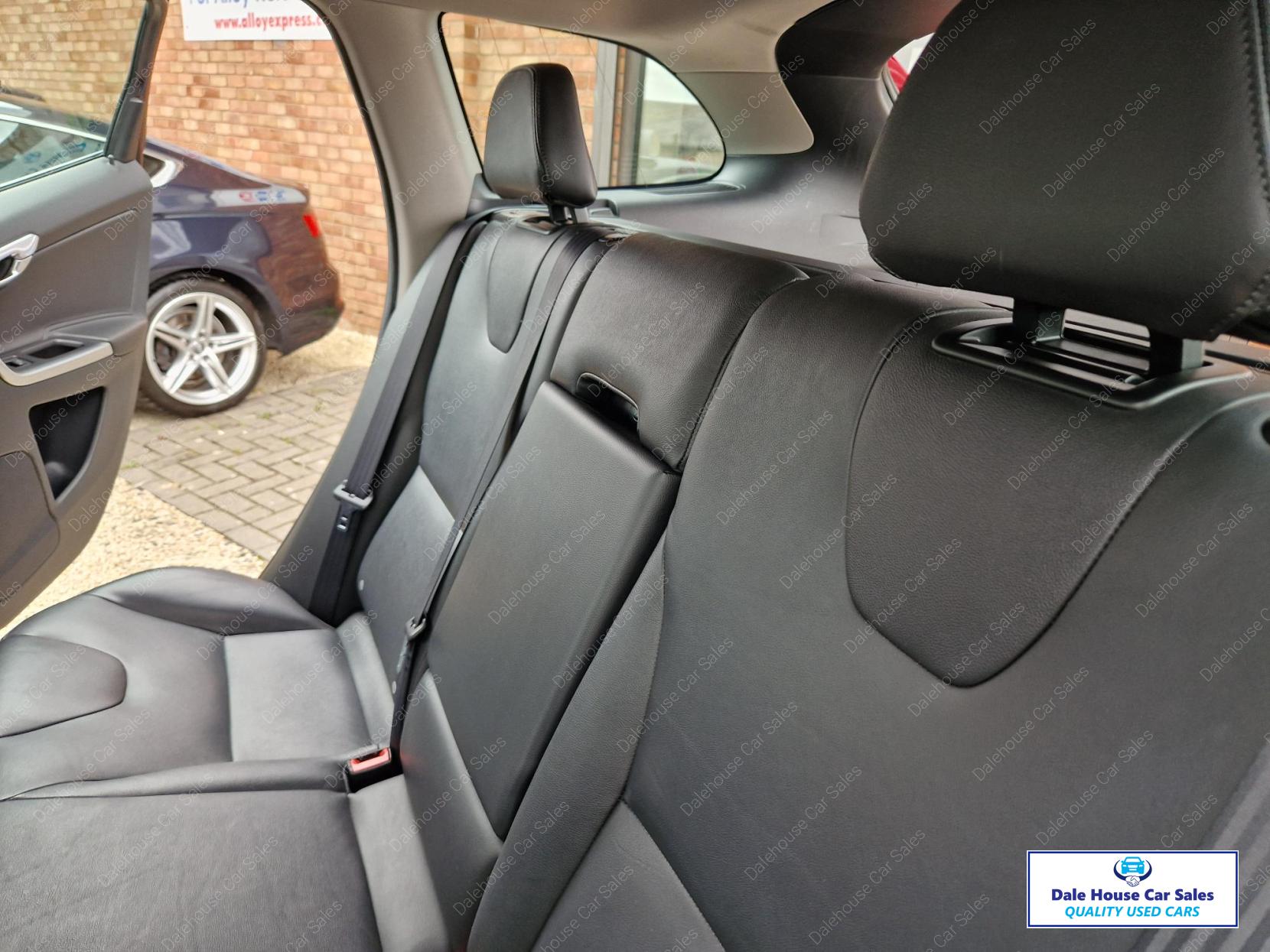 Volvo XC60 2.0 D4 SE Lux Nav SUV 5dr Diesel Manual Euro 6 (s/s) (190 ps)