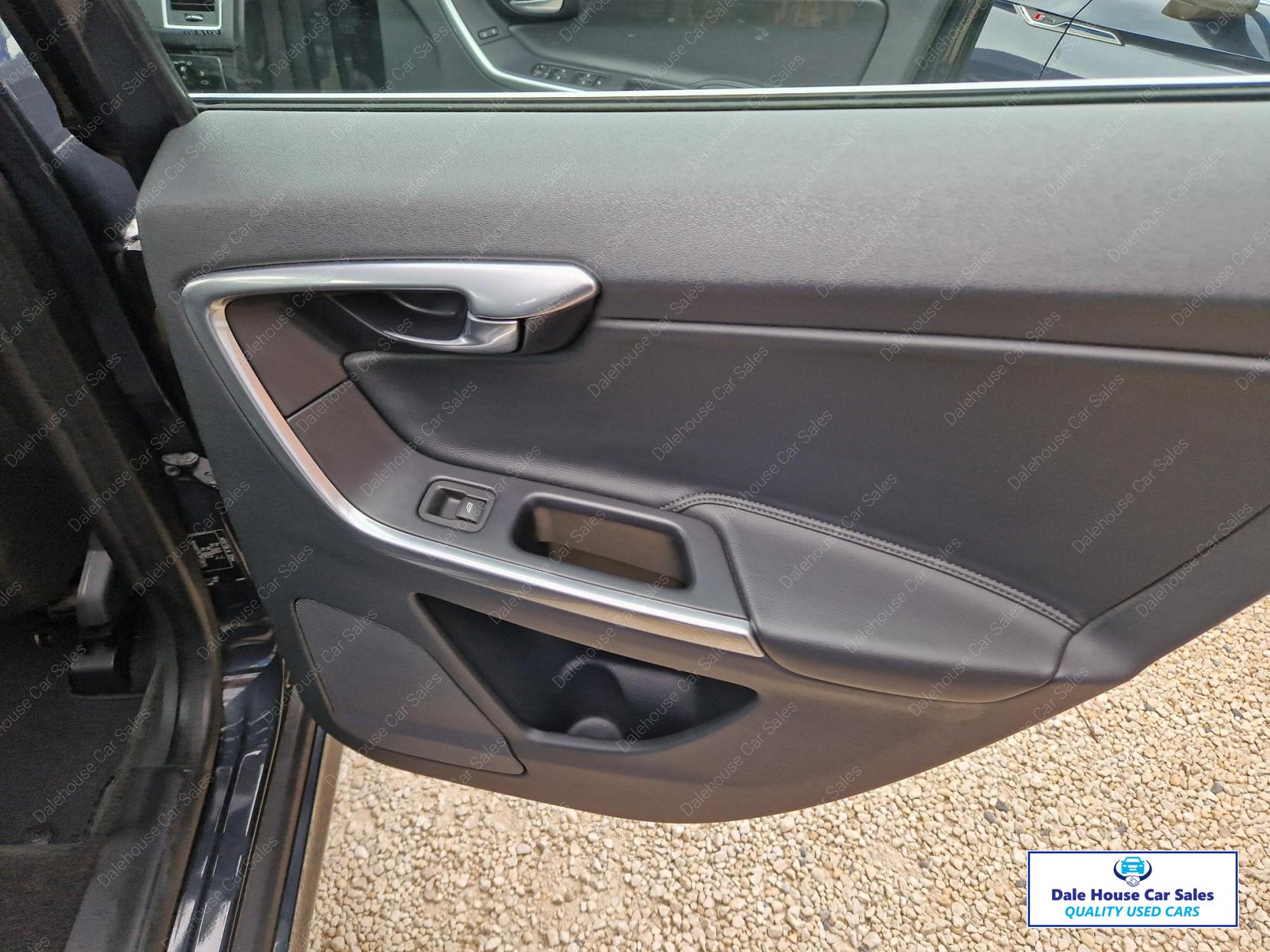 Volvo XC60 2.0 D4 SE Lux Nav SUV 5dr Diesel Manual Euro 6 (s/s) (190 ps)