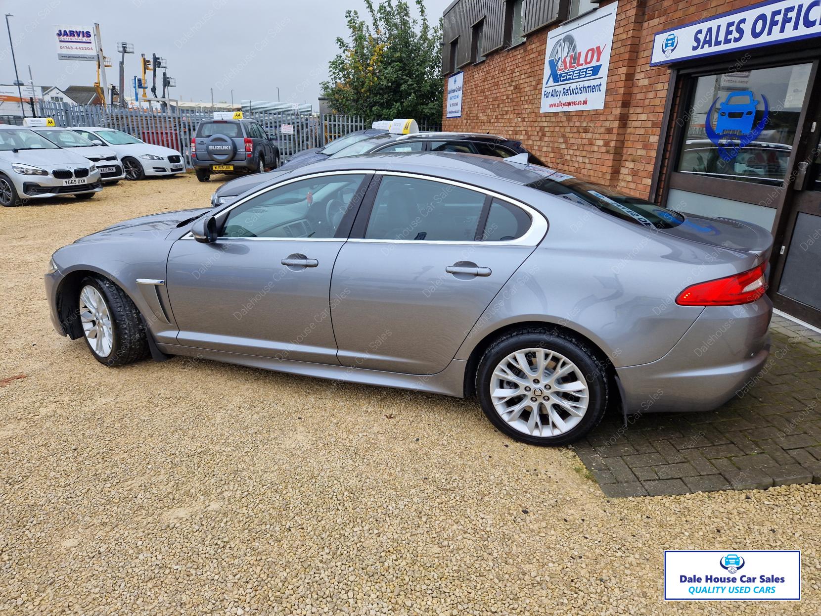 Jaguar XF 2.2d Sport Saloon 4dr Diesel Auto Euro 5 (s/s) (200 ps)