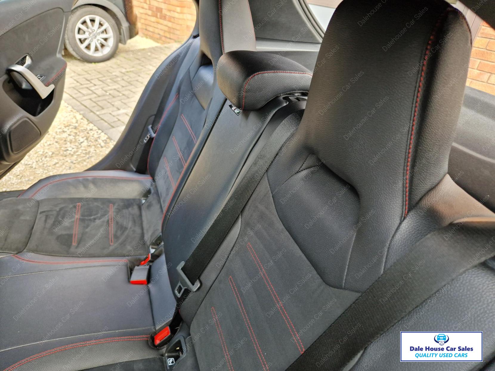 Mercedes-Benz A Class 2.0 A200d AMG Line (Executive) Hatchback 5dr Diesel 8G-DCT Euro 6 (s/s) (150 ps)