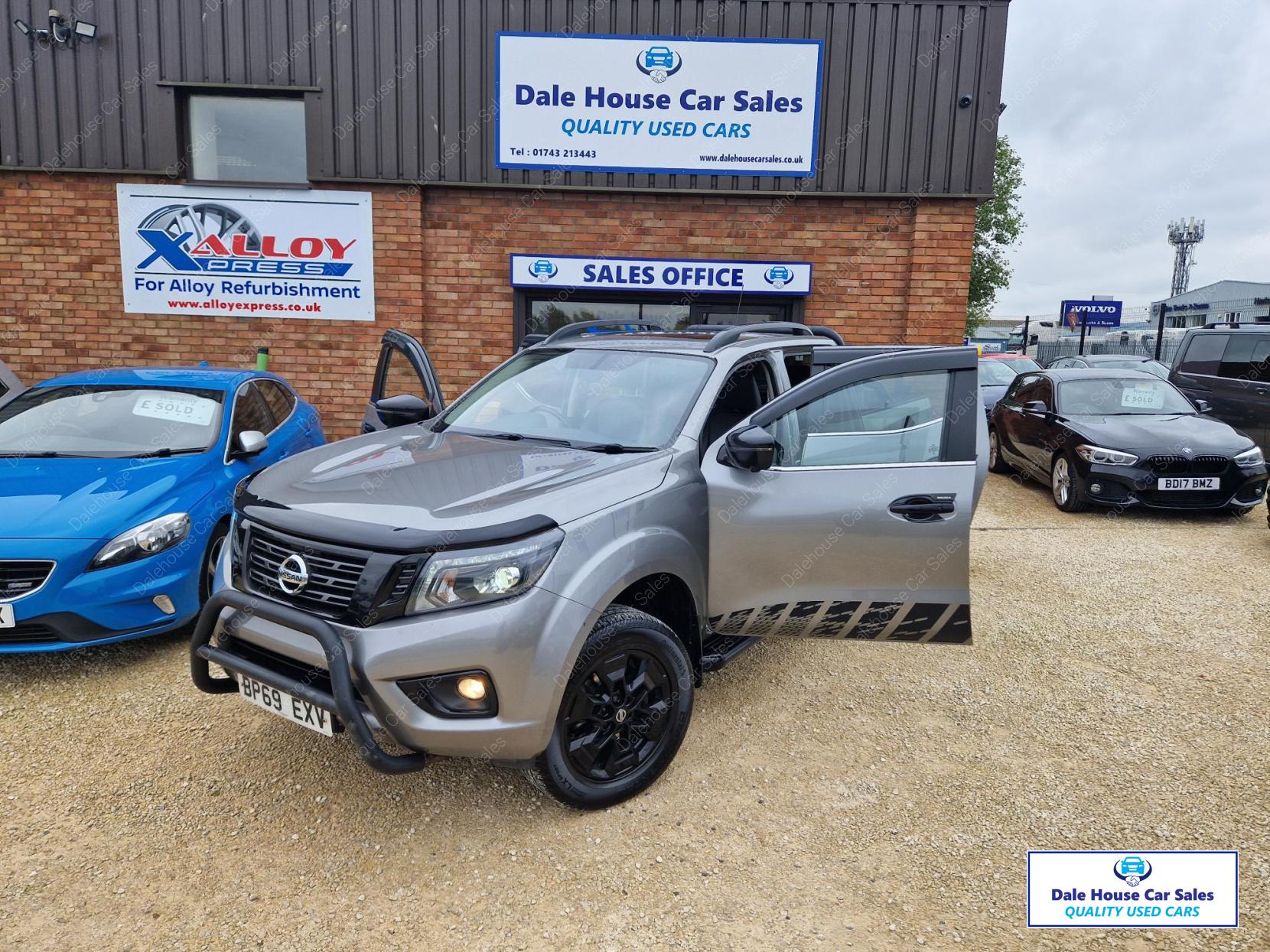 Nissan Navara 2.3 dCi N-Guard Pickup Double Cab 4dr Diesel Auto 4WD Euro 6 (190 ps)