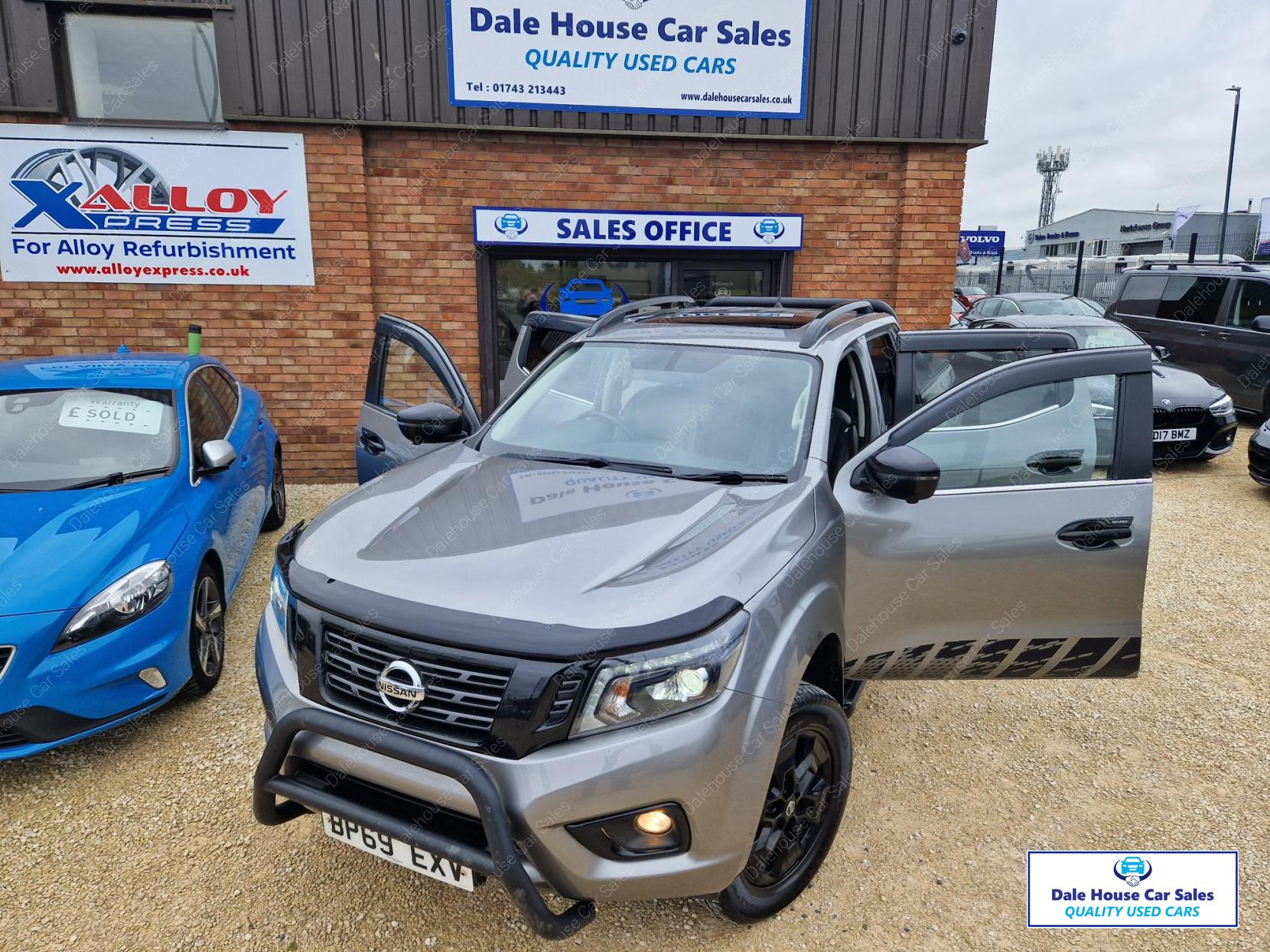 Nissan Navara 2.3 dCi N-Guard Pickup Double Cab 4dr Diesel Auto 4WD Euro 6 (190 ps)