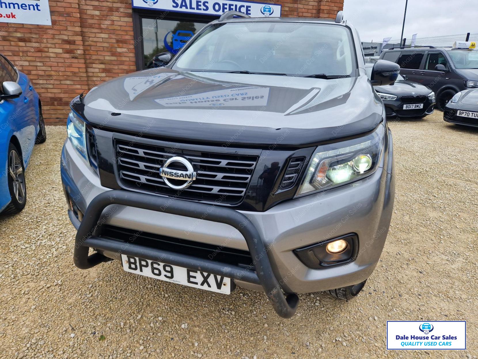 Nissan Navara 2.3 dCi N-Guard Pickup Double Cab 4dr Diesel Auto 4WD Euro 6 (190 ps)