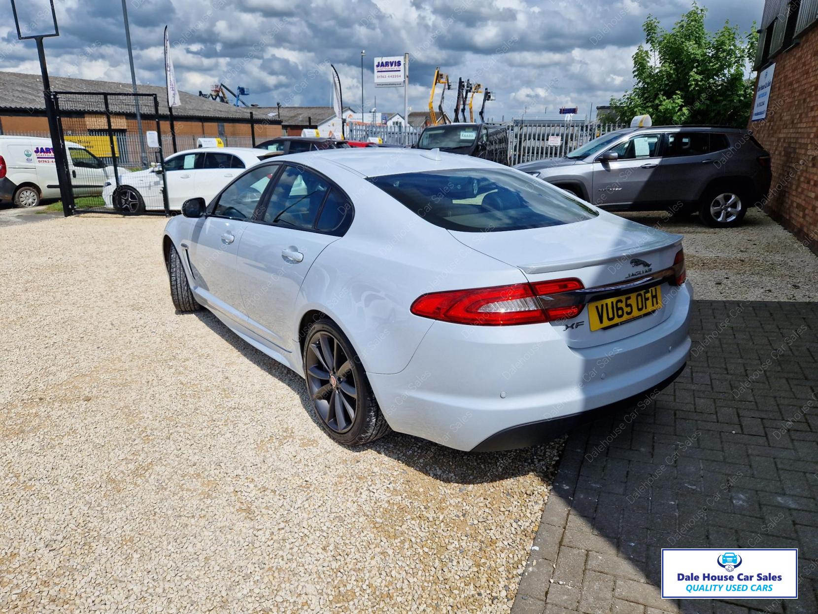 Jaguar XF 2.2d R-Sport Saloon 4dr Diesel Auto Euro 5 (s/s) (200 ps)