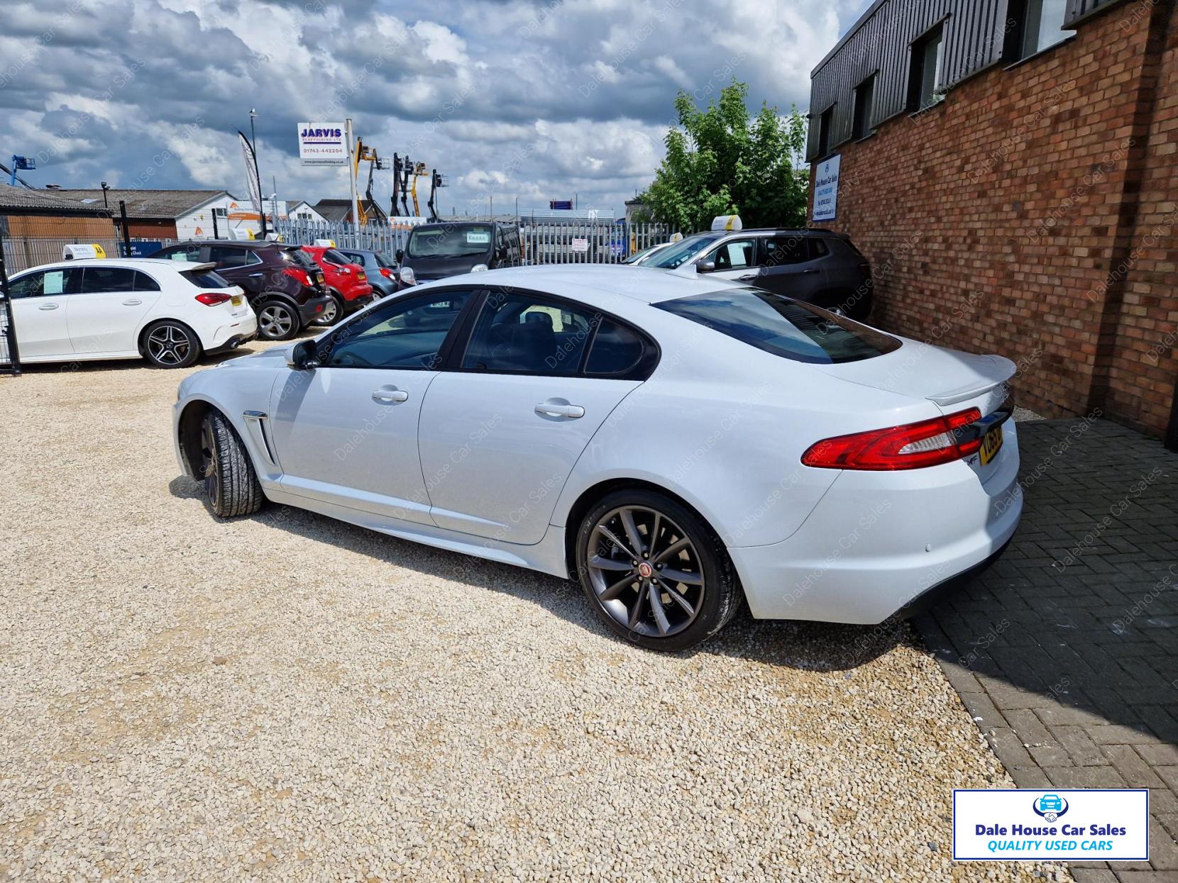 Jaguar XF 2.2d R-Sport Saloon 4dr Diesel Auto Euro 5 (s/s) (200 ps)