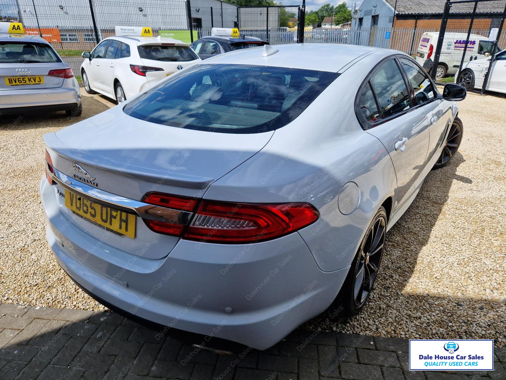 Jaguar XF 2.2d R-Sport Saloon 4dr Diesel Auto Euro 5 (s/s) (200 ps)