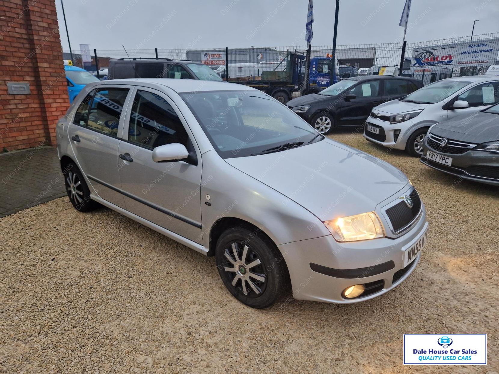 Skoda Fabia 1.4 16V Ambiente Hatchback 5dr Petrol Automatic (182 g/km, 75 bhp)