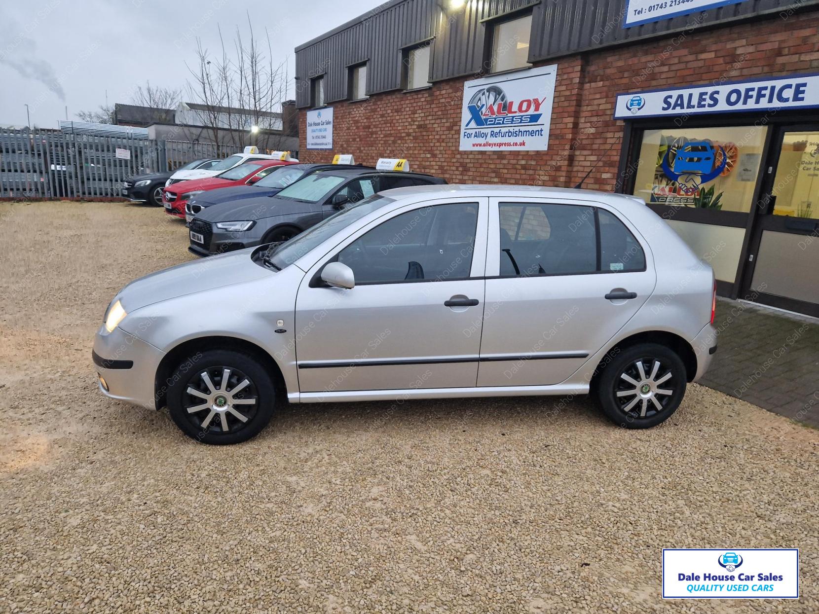 Skoda Fabia 1.4 16V Ambiente Hatchback 5dr Petrol Automatic (182 g/km, 75 bhp)