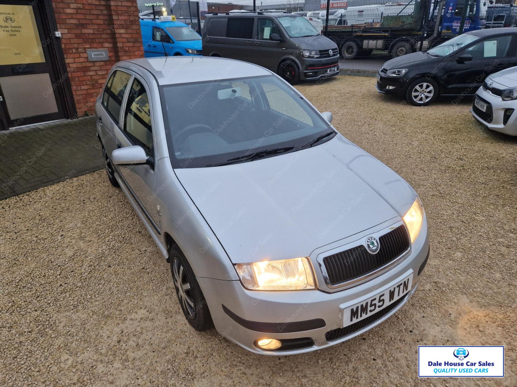 Skoda Fabia 1.4 16V Ambiente Hatchback 5dr Petrol Automatic (182 g/km, 75 bhp)