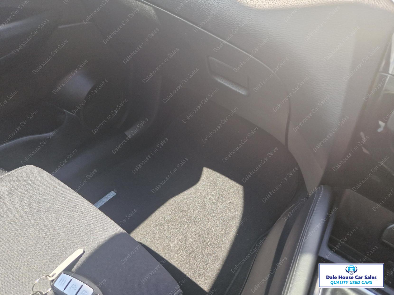 Nissan Qashqai 1.5 dCi N-Connecta SUV 5dr Diesel Manual Euro 6 (s/s) (110 ps)