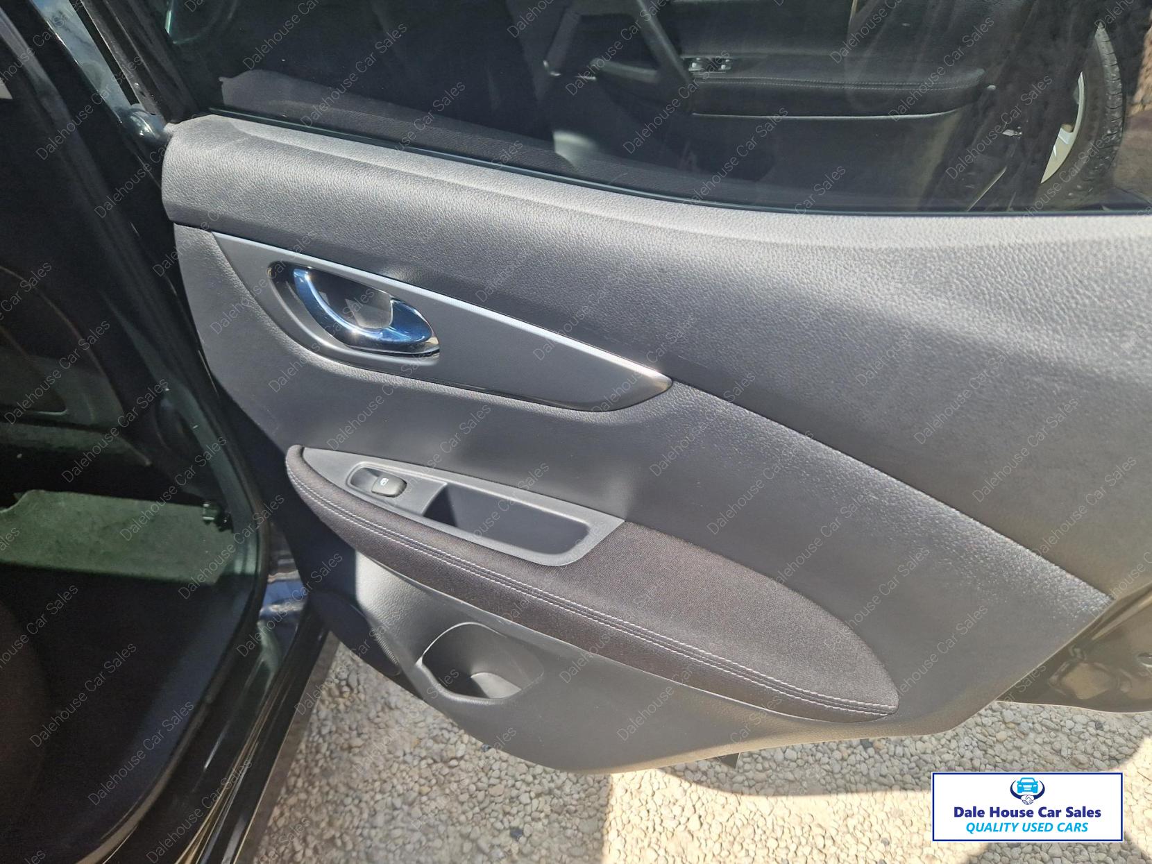 Nissan Qashqai 1.5 dCi N-Connecta SUV 5dr Diesel Manual Euro 6 (s/s) (110 ps)