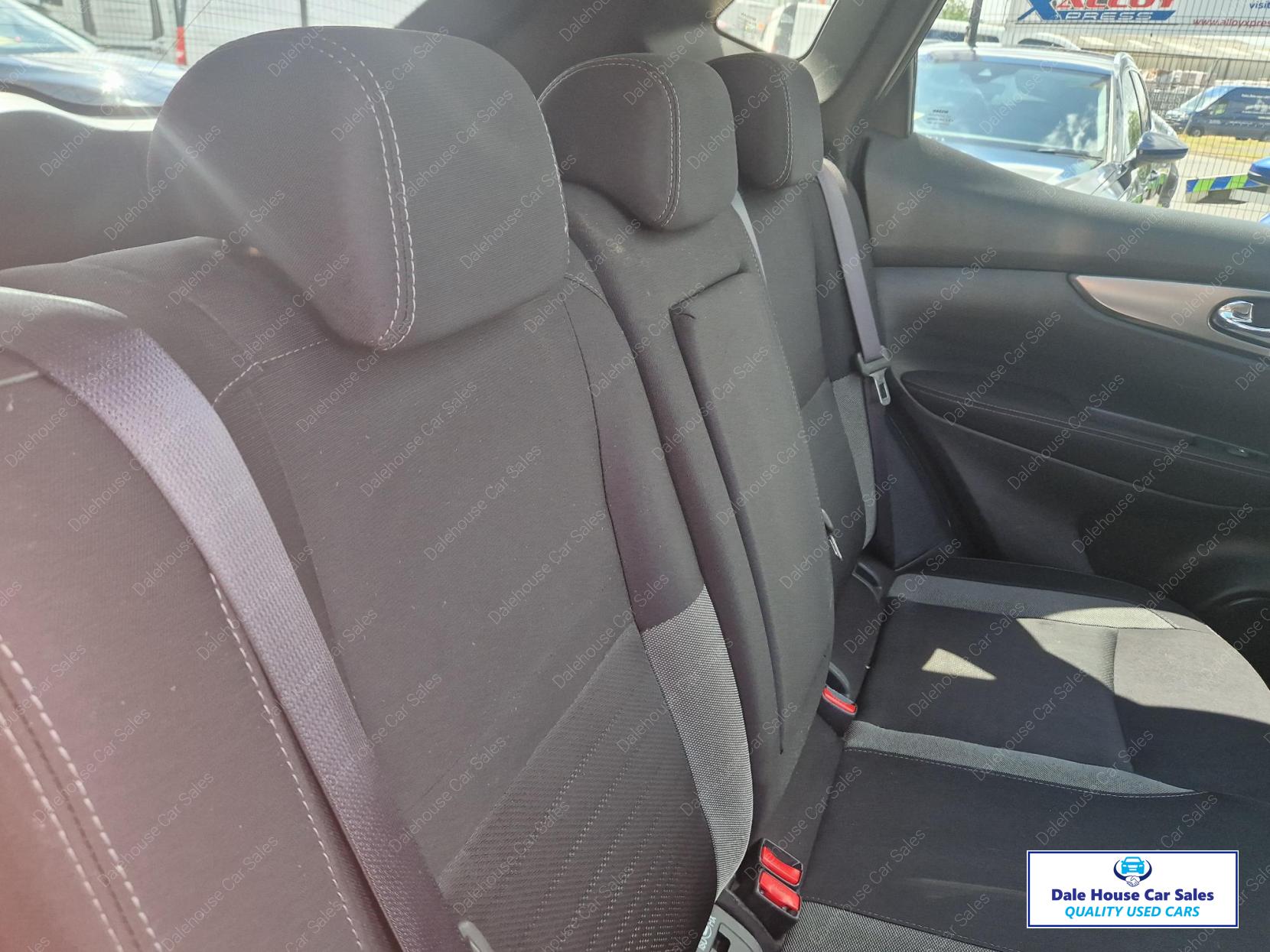 Nissan Qashqai 1.5 dCi N-Connecta SUV 5dr Diesel Manual Euro 6 (s/s) (110 ps)