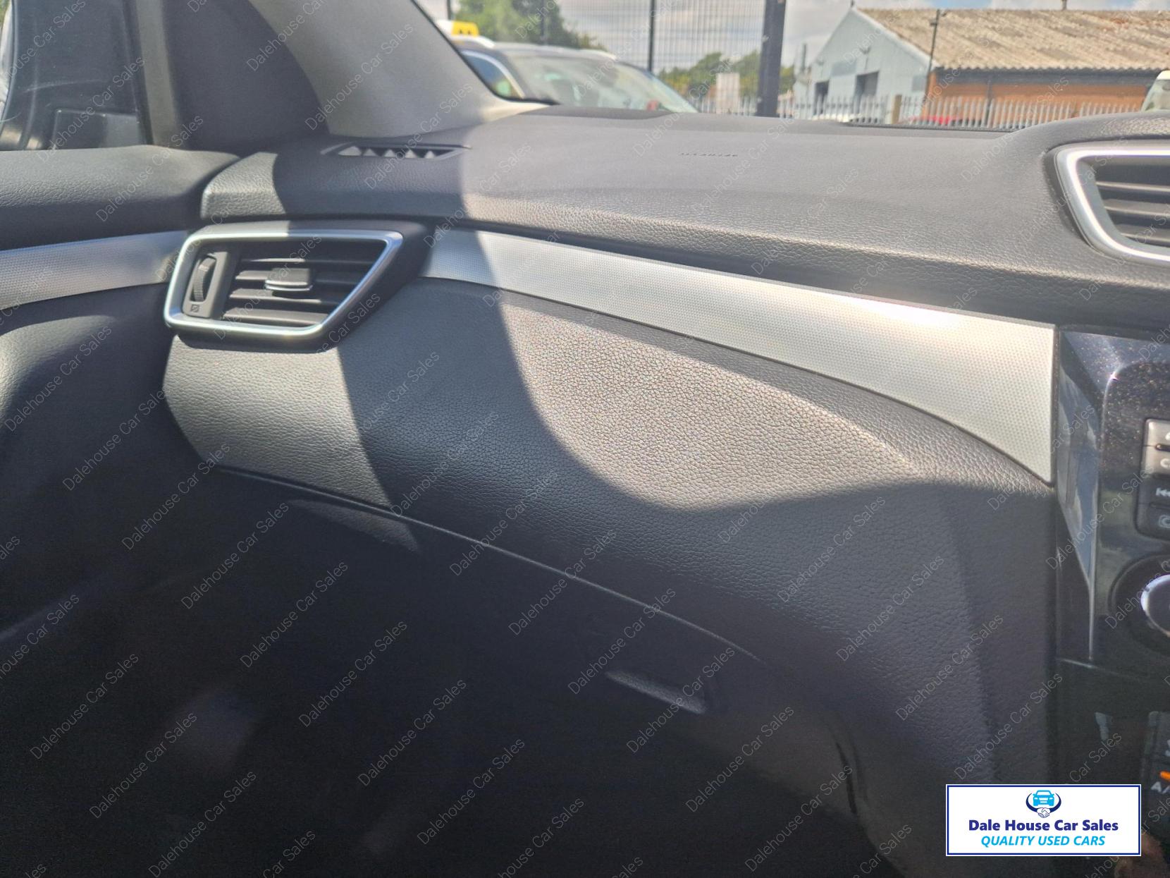 Nissan Qashqai 1.5 dCi N-Connecta SUV 5dr Diesel Manual Euro 6 (s/s) (110 ps)