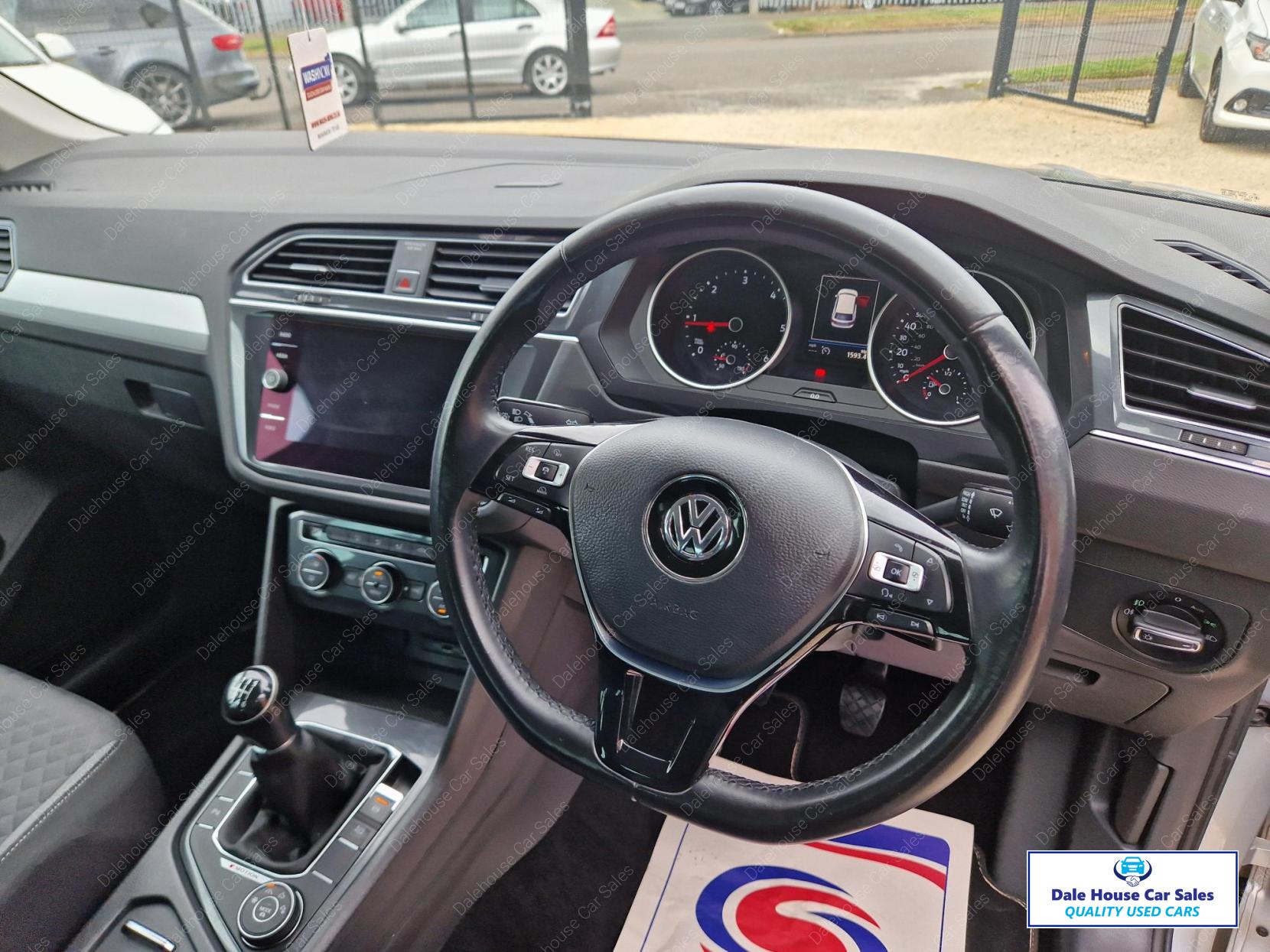 Volkswagen Tiguan 2.0 TDI SE Navigation SUV 5dr Diesel Manual 4Motion Euro 6 (s/s) (150 ps)