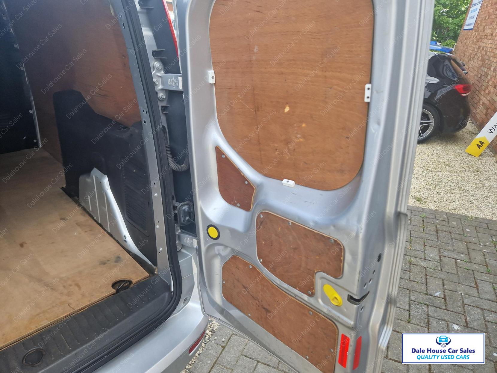 Ford Transit Connect 1.6 TDCi 240 Limited Panel Van 5dr Diesel Manual L2 H1 (128 g/km, 113 bhp)