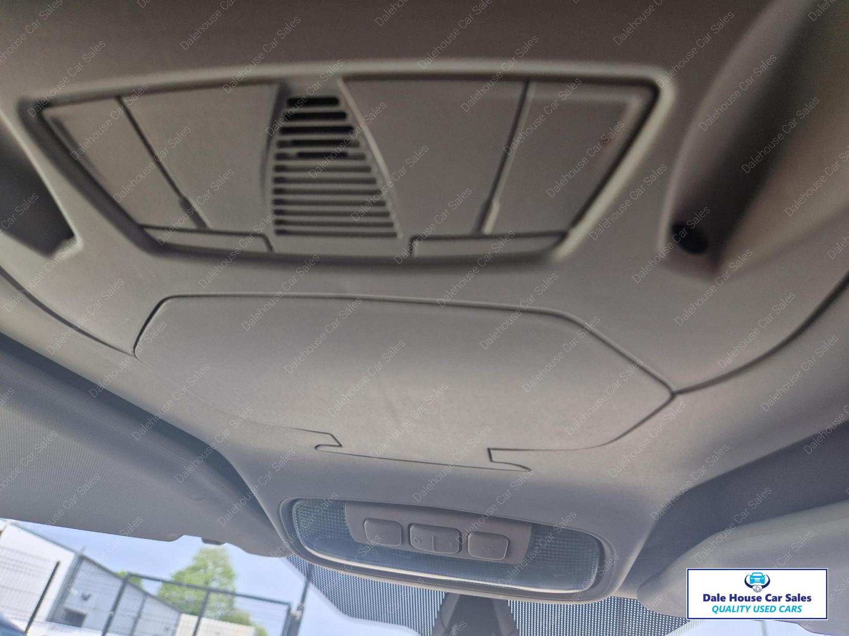 Ford Transit Connect 1.6 TDCi 240 Limited Panel Van 5dr Diesel Manual L2 H1 (128 g/km, 113 bhp)