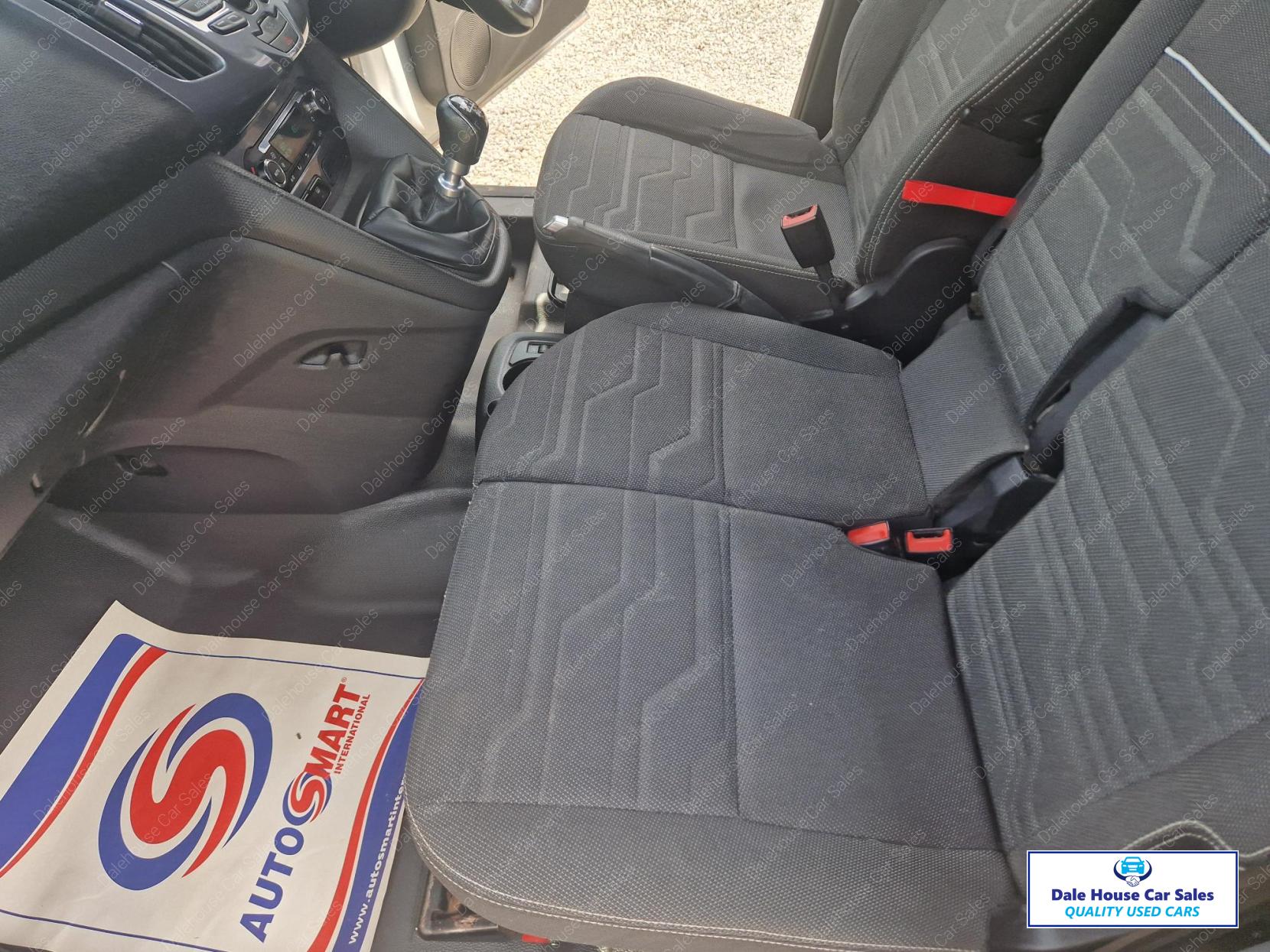 Ford Transit Connect 1.6 TDCi 240 Limited Panel Van 5dr Diesel Manual L2 H1 (128 g/km, 113 bhp)