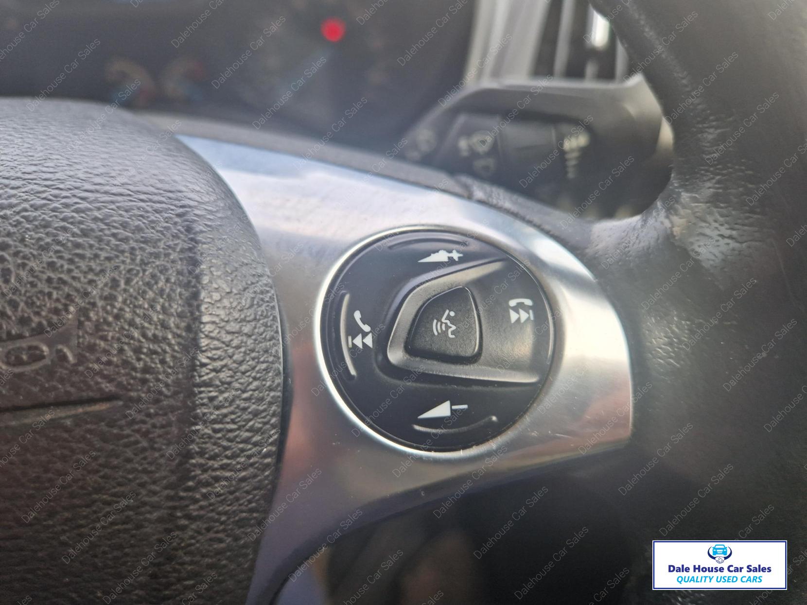 Ford Transit Connect 1.6 TDCi 240 Limited Panel Van 5dr Diesel Manual L2 H1 (128 g/km, 113 bhp)